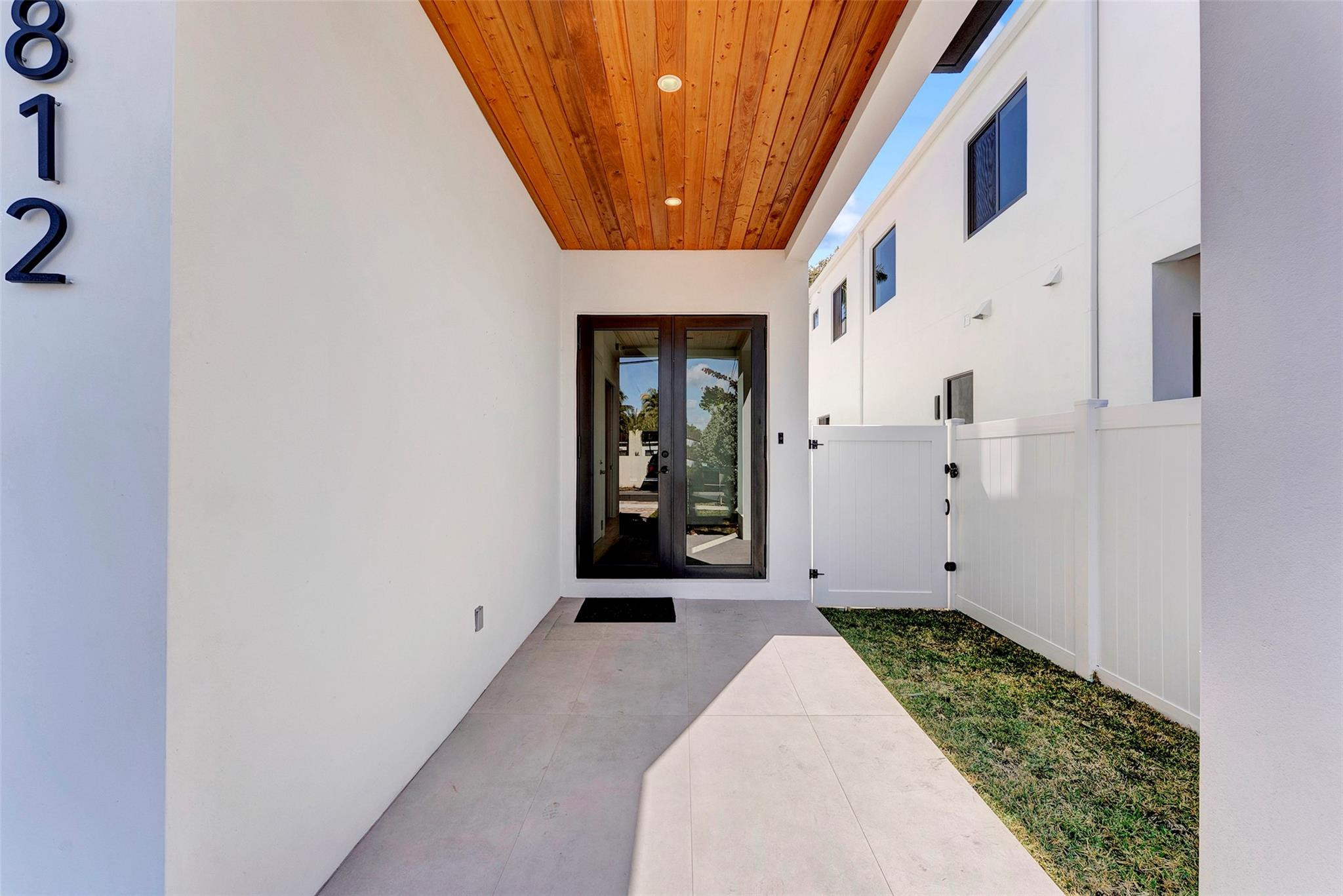 812 SE 12th #812 Fort Lauderdale, FL 33316