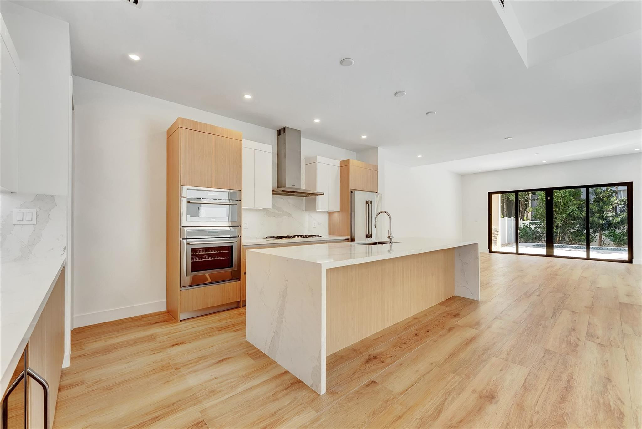 812 SE 12th #812 Fort Lauderdale, FL 33316