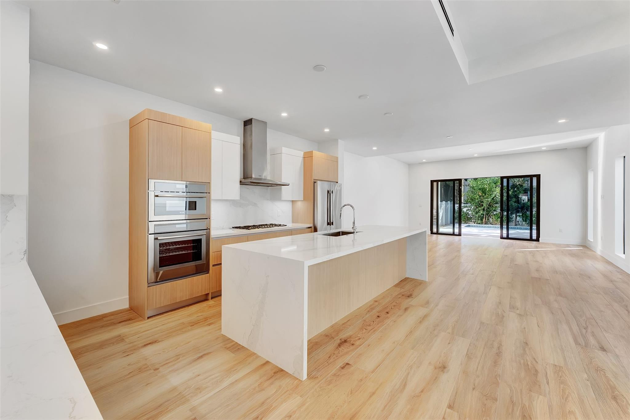 812 SE 12th #812 Fort Lauderdale, FL 33316