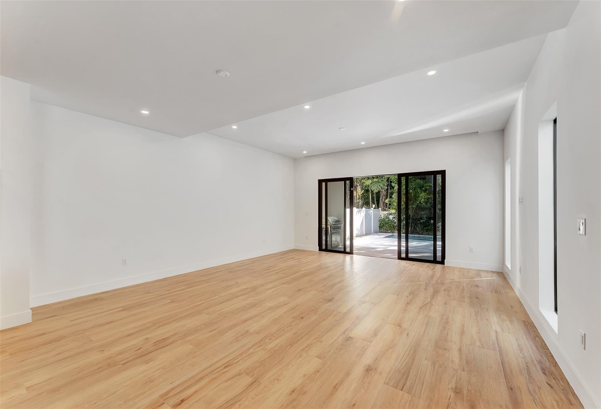 812 SE 12th #812 Fort Lauderdale, FL 33316