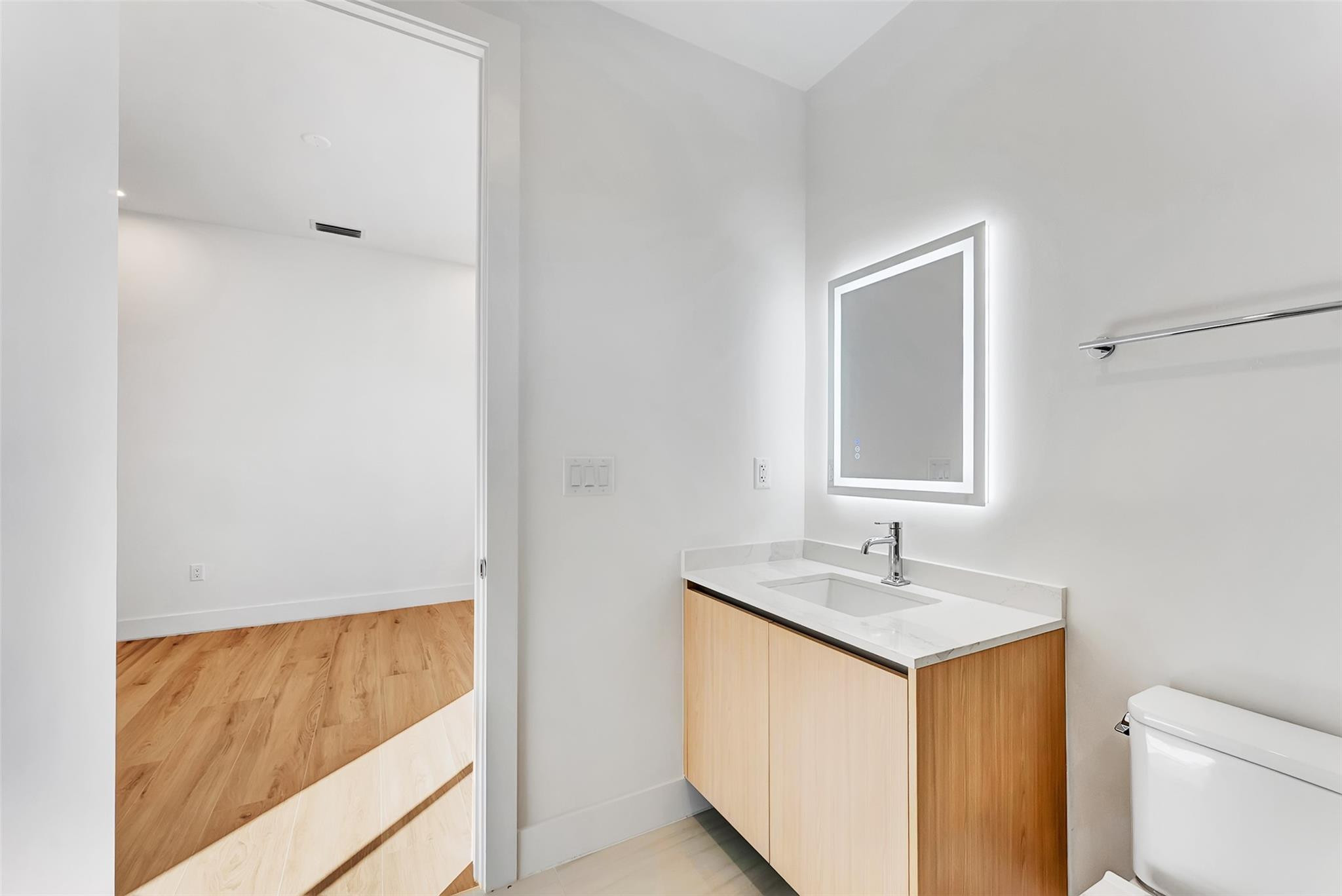 812 SE 12th #812 Fort Lauderdale, FL 33316