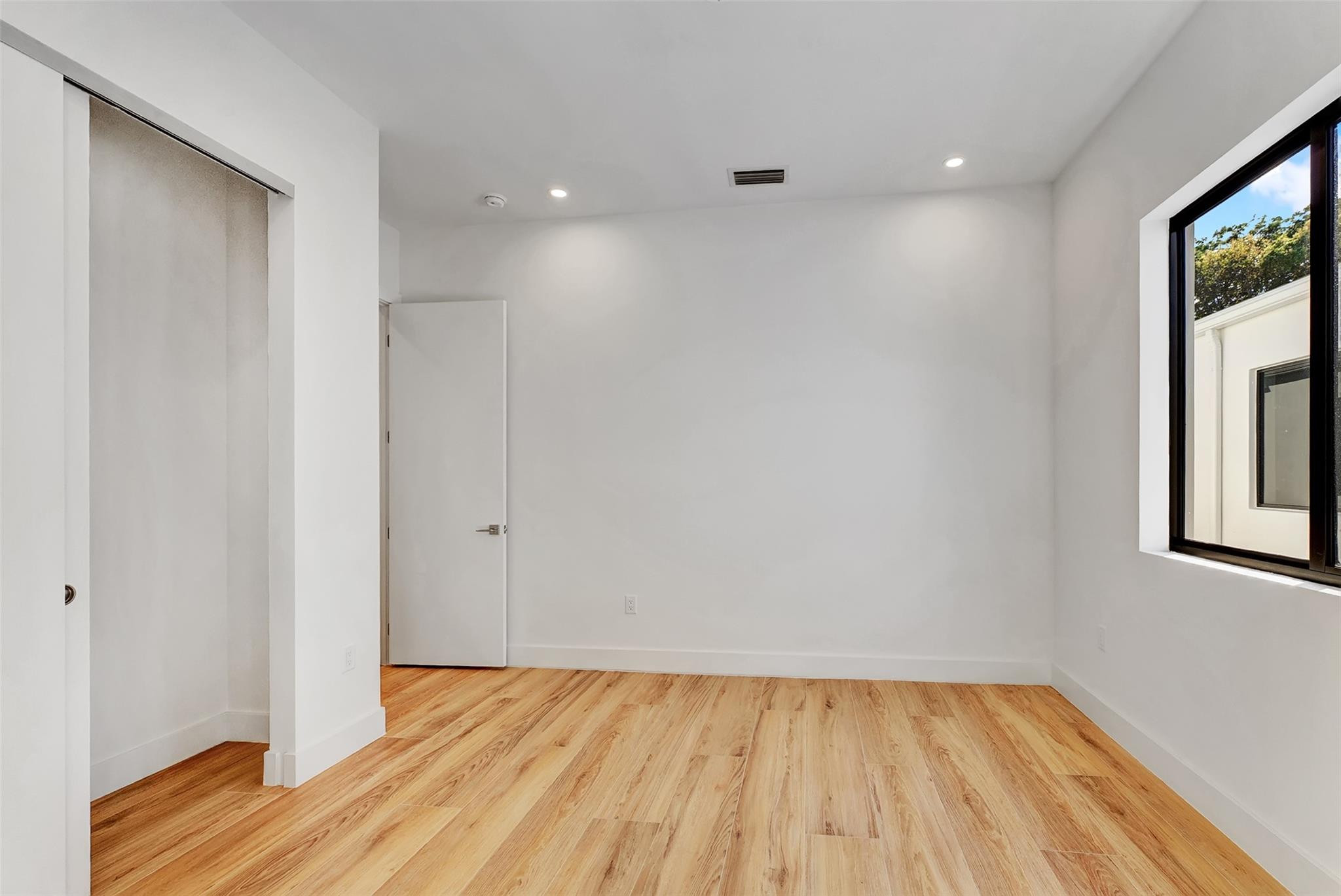 812 SE 12th #812 Fort Lauderdale, FL 33316