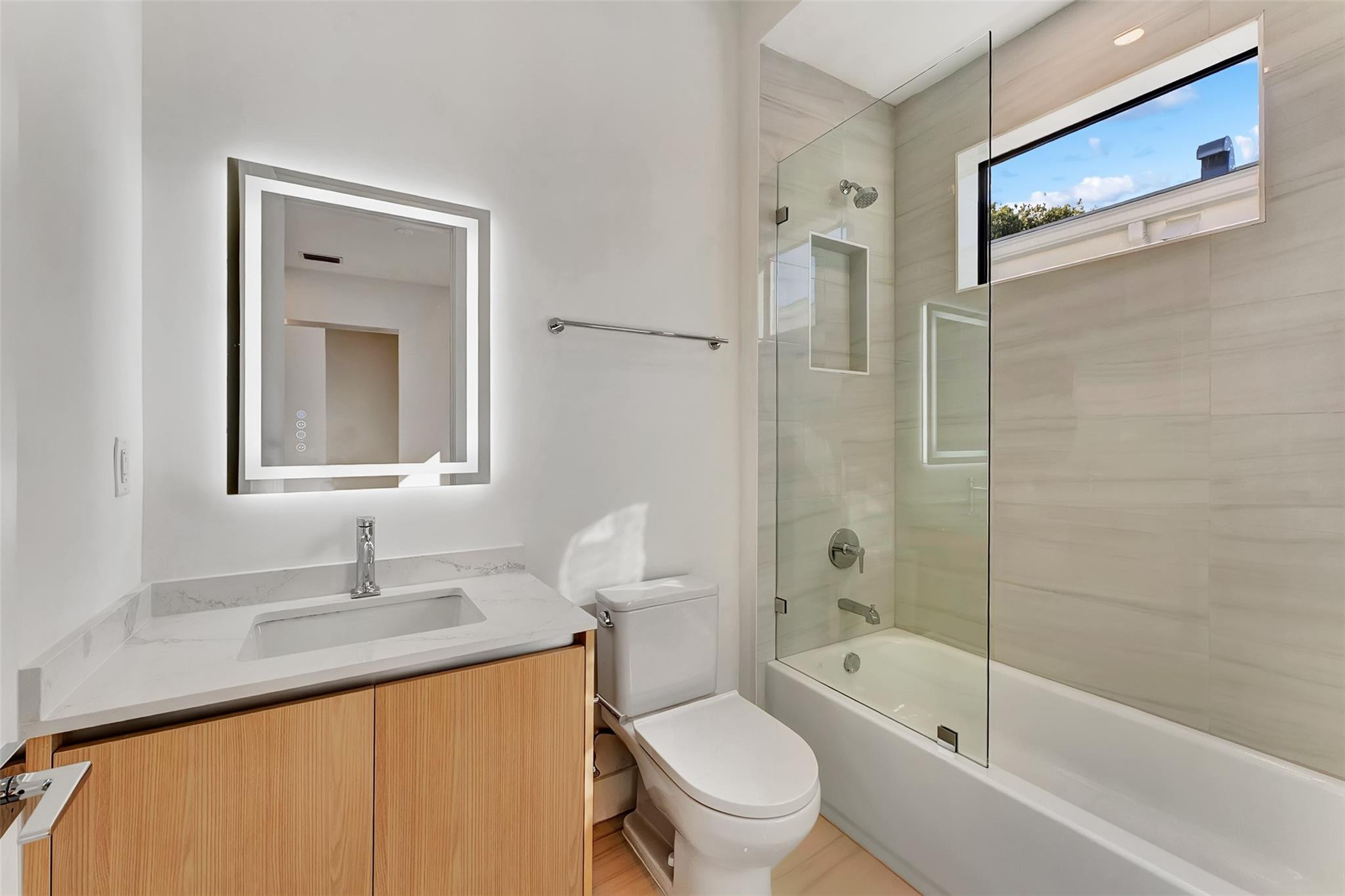 812 SE 12th #812 Fort Lauderdale, FL 33316