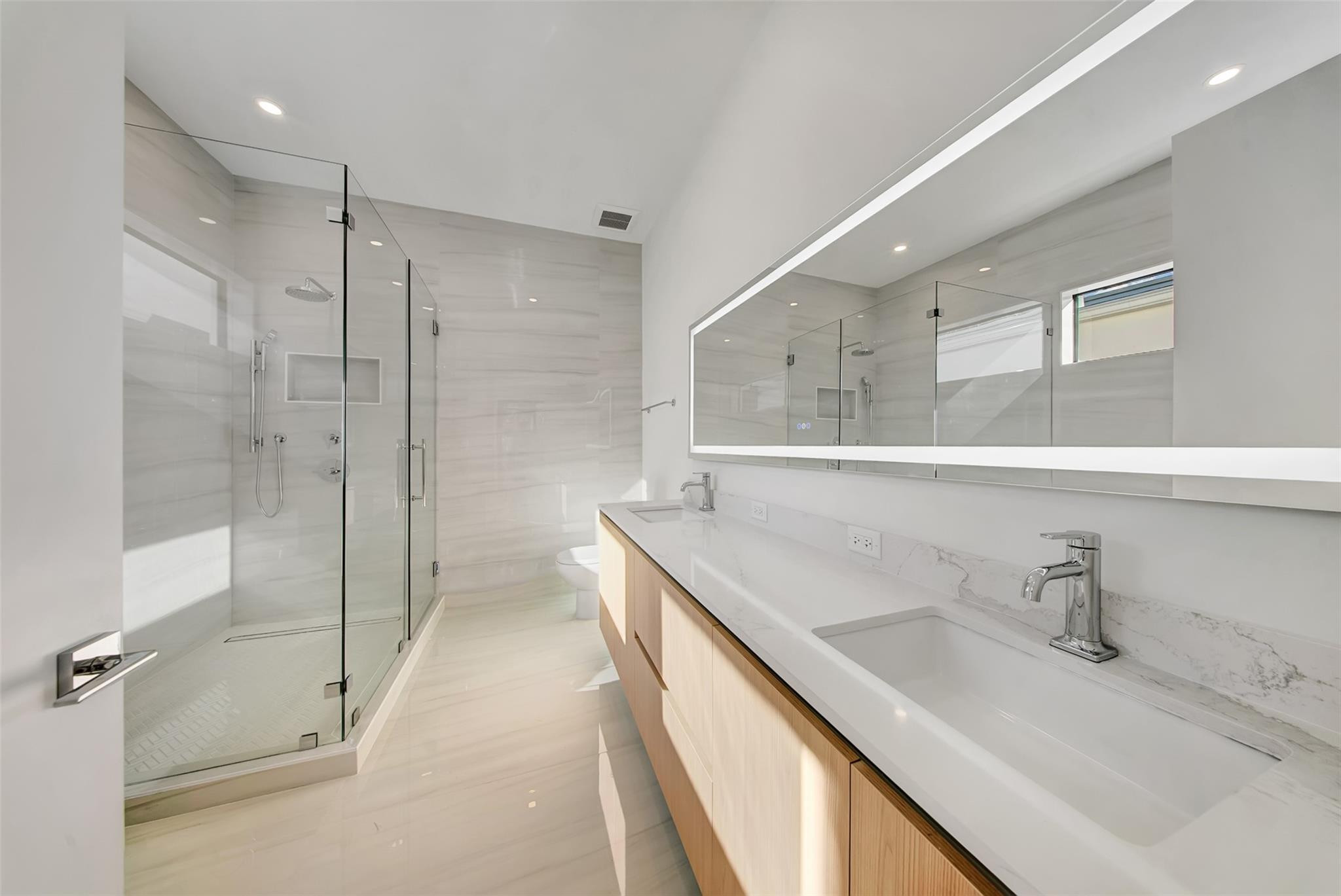 812 SE 12th #812 Fort Lauderdale, FL 33316