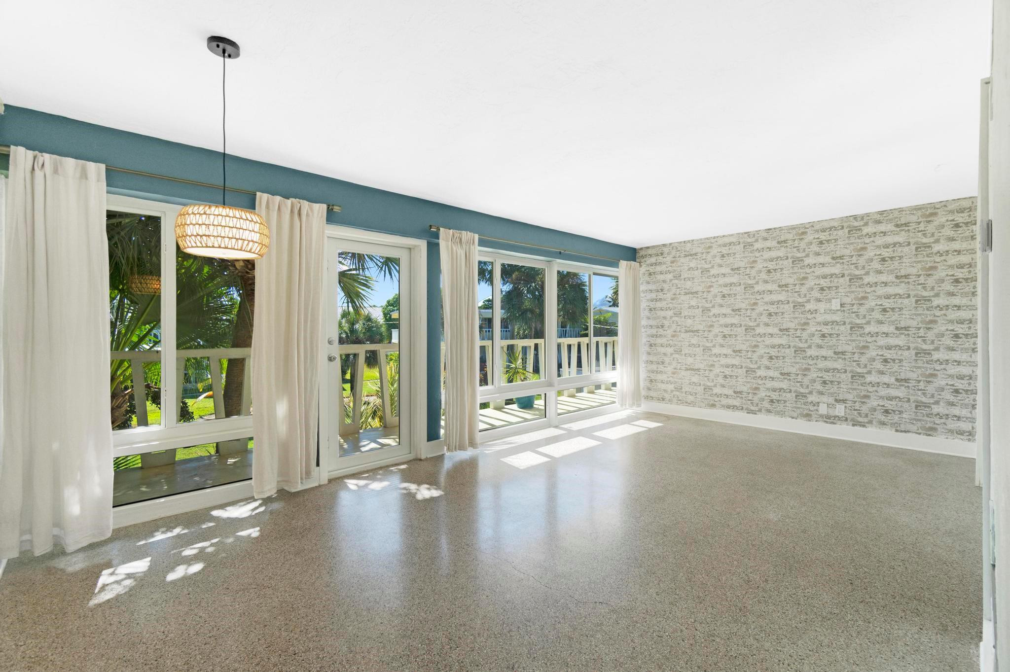 2755 NE 28th #C2 Lighthouse Point, FL 33064