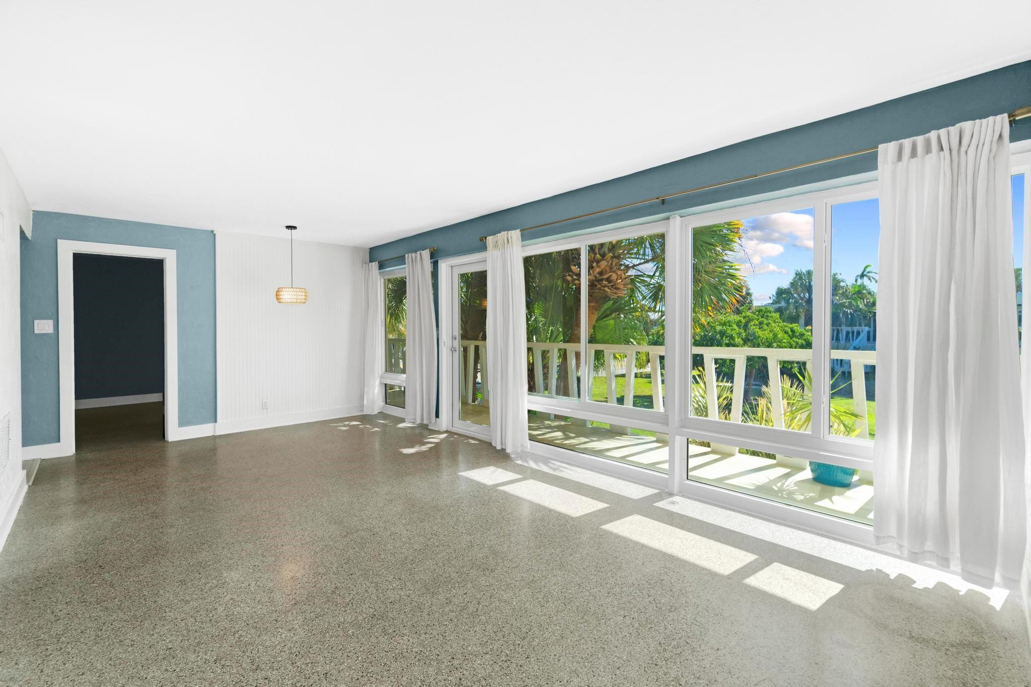 2755 NE 28th #C2 Lighthouse Point, FL 33064