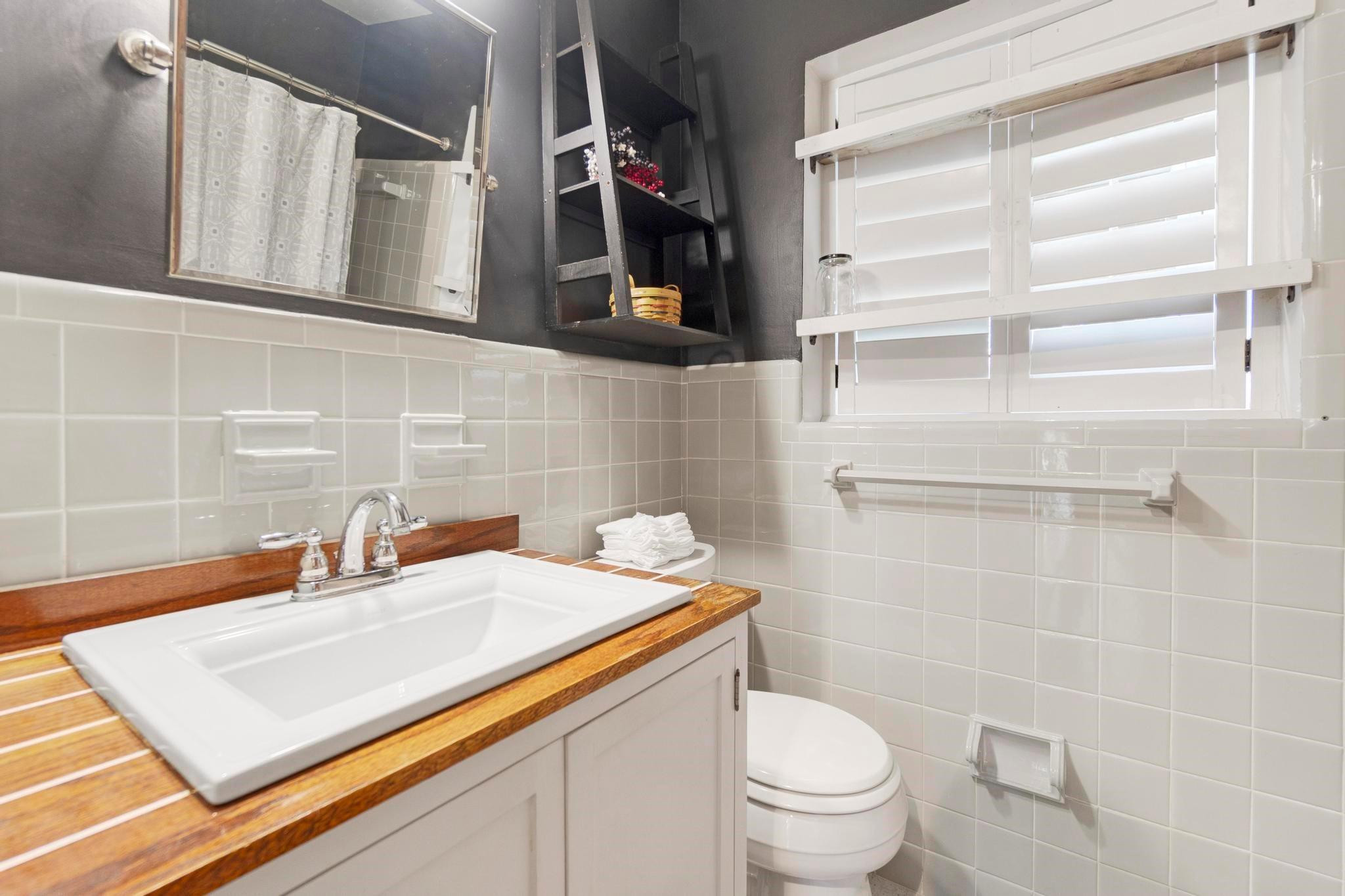 2755 NE 28th #C2 Lighthouse Point, FL 33064