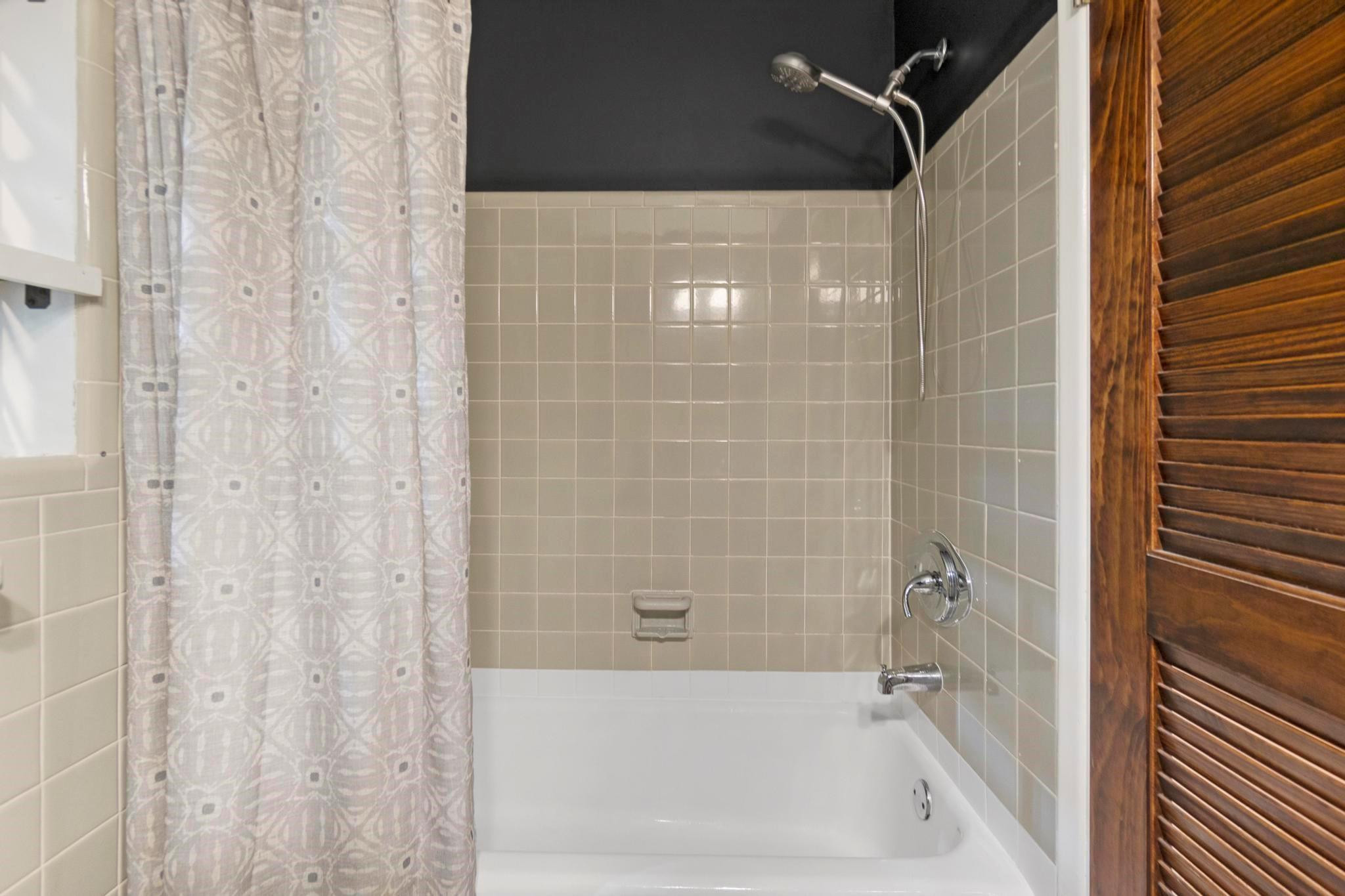 2755 NE 28th #C2 Lighthouse Point, FL 33064