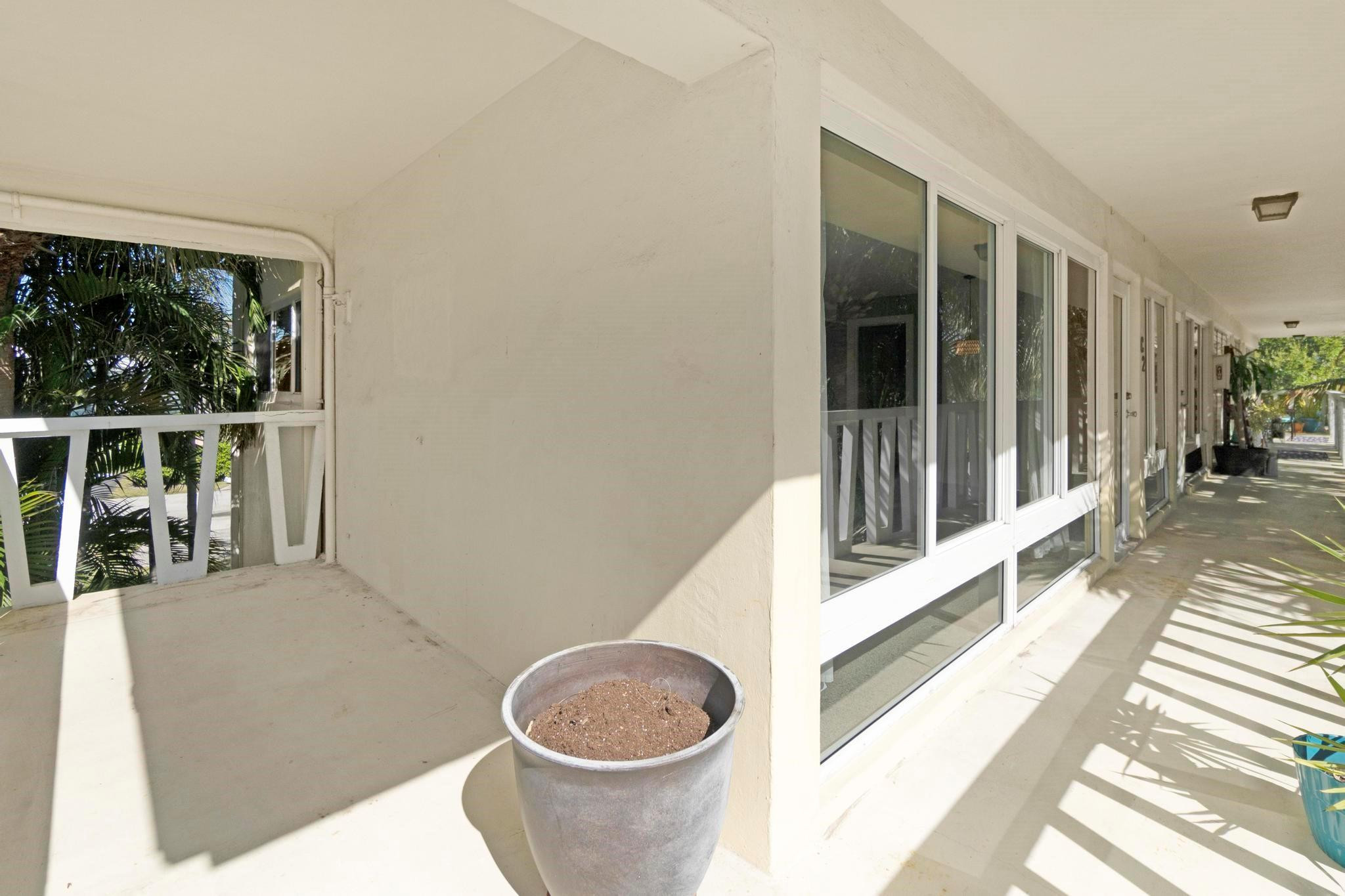 2755 NE 28th #C2 Lighthouse Point, FL 33064