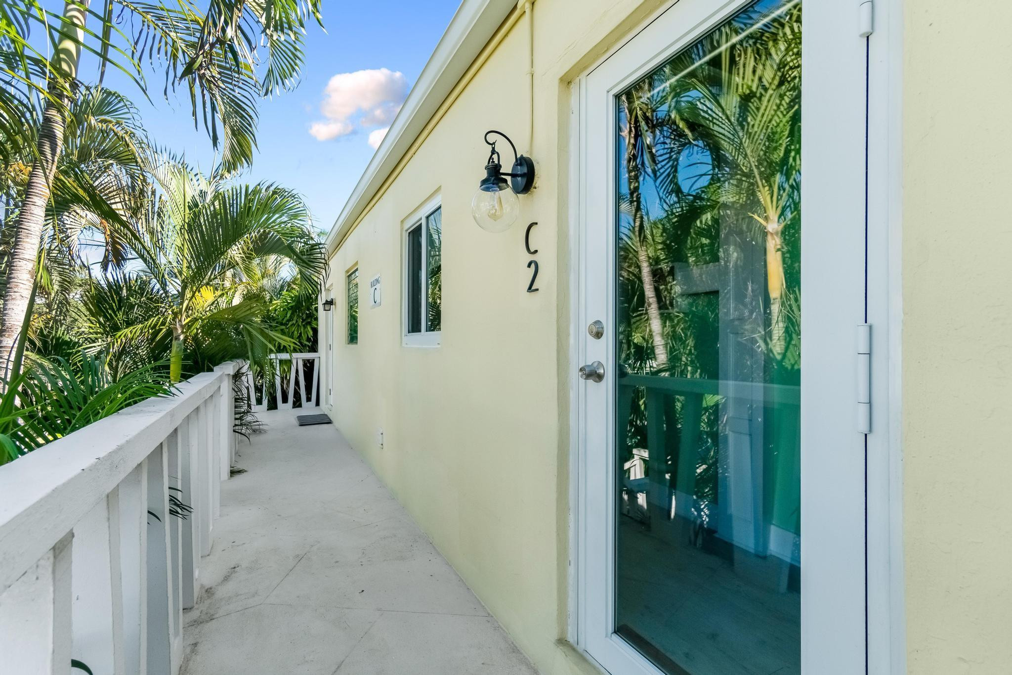 2755 NE 28th #C2 Lighthouse Point, FL 33064