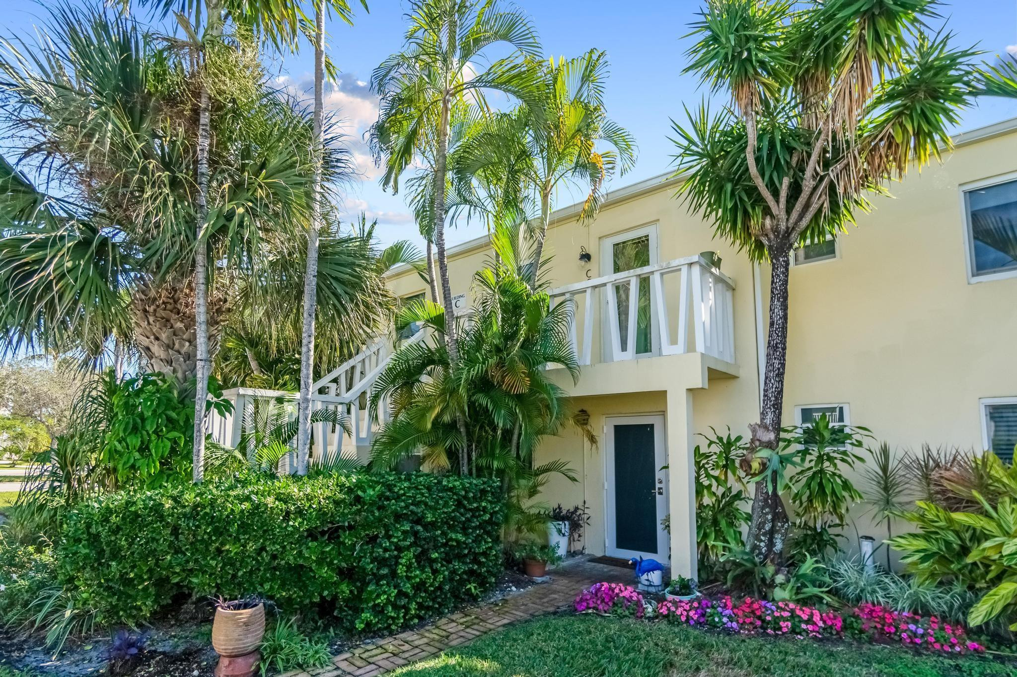 2755 NE 28th #C2 Lighthouse Point, FL 33064