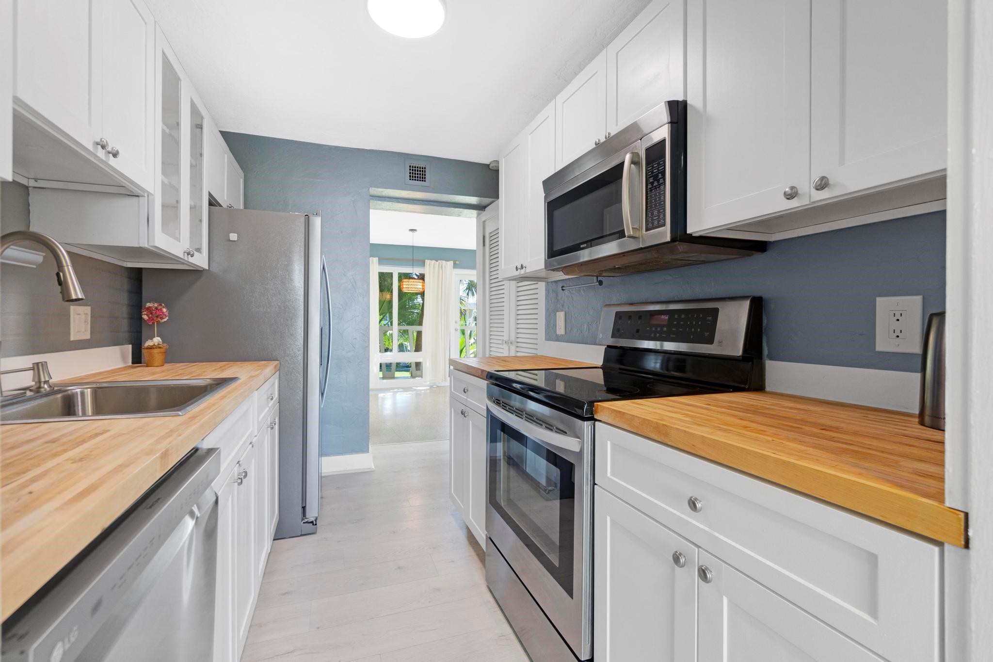 2755 NE 28th #C2 Lighthouse Point, FL 33064