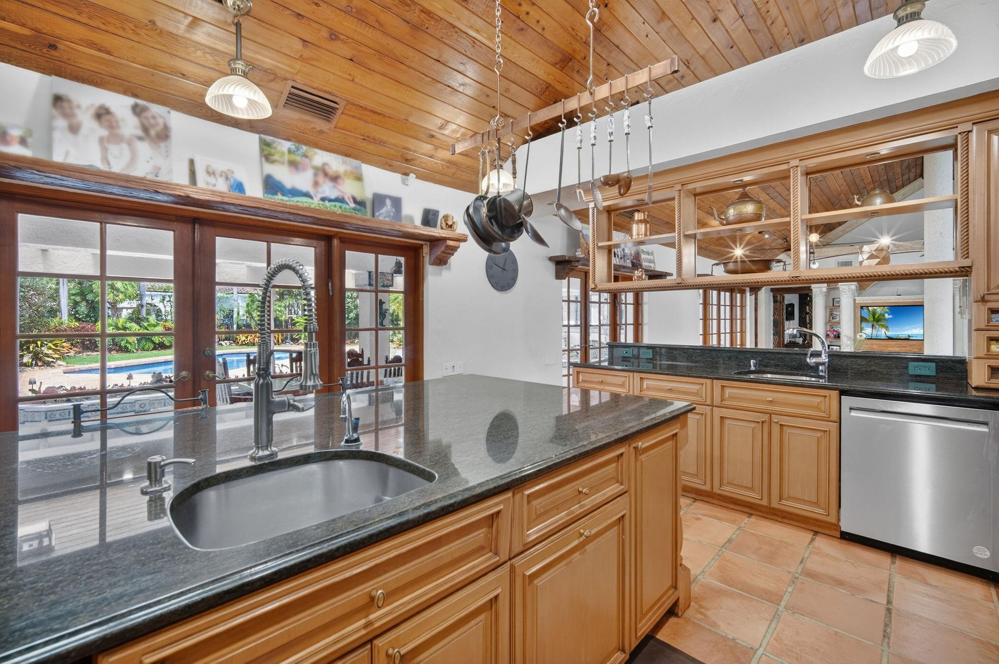 5720 SW 33rd Hollywood, FL 33312