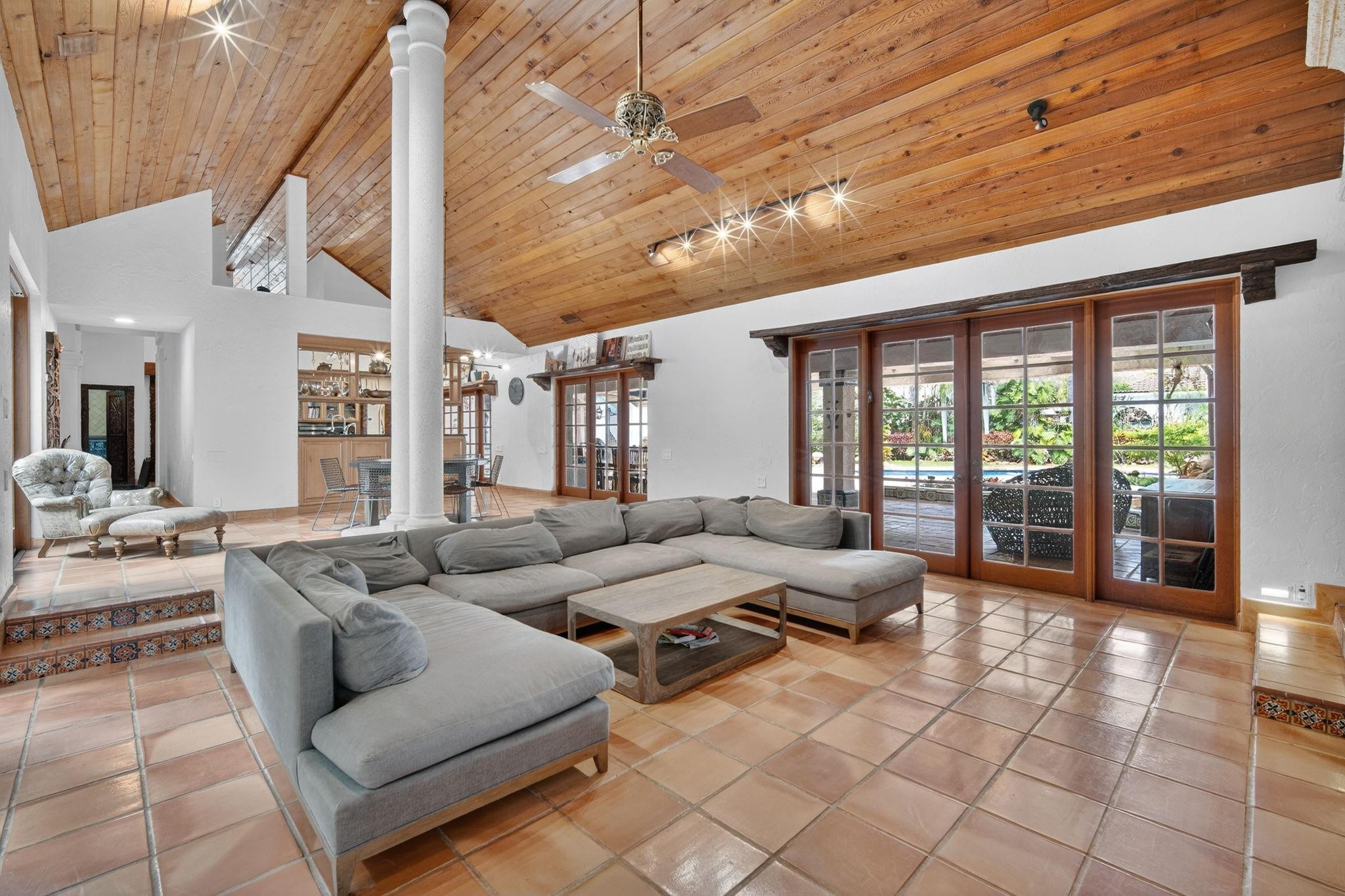 5720 SW 33rd Hollywood, FL 33312