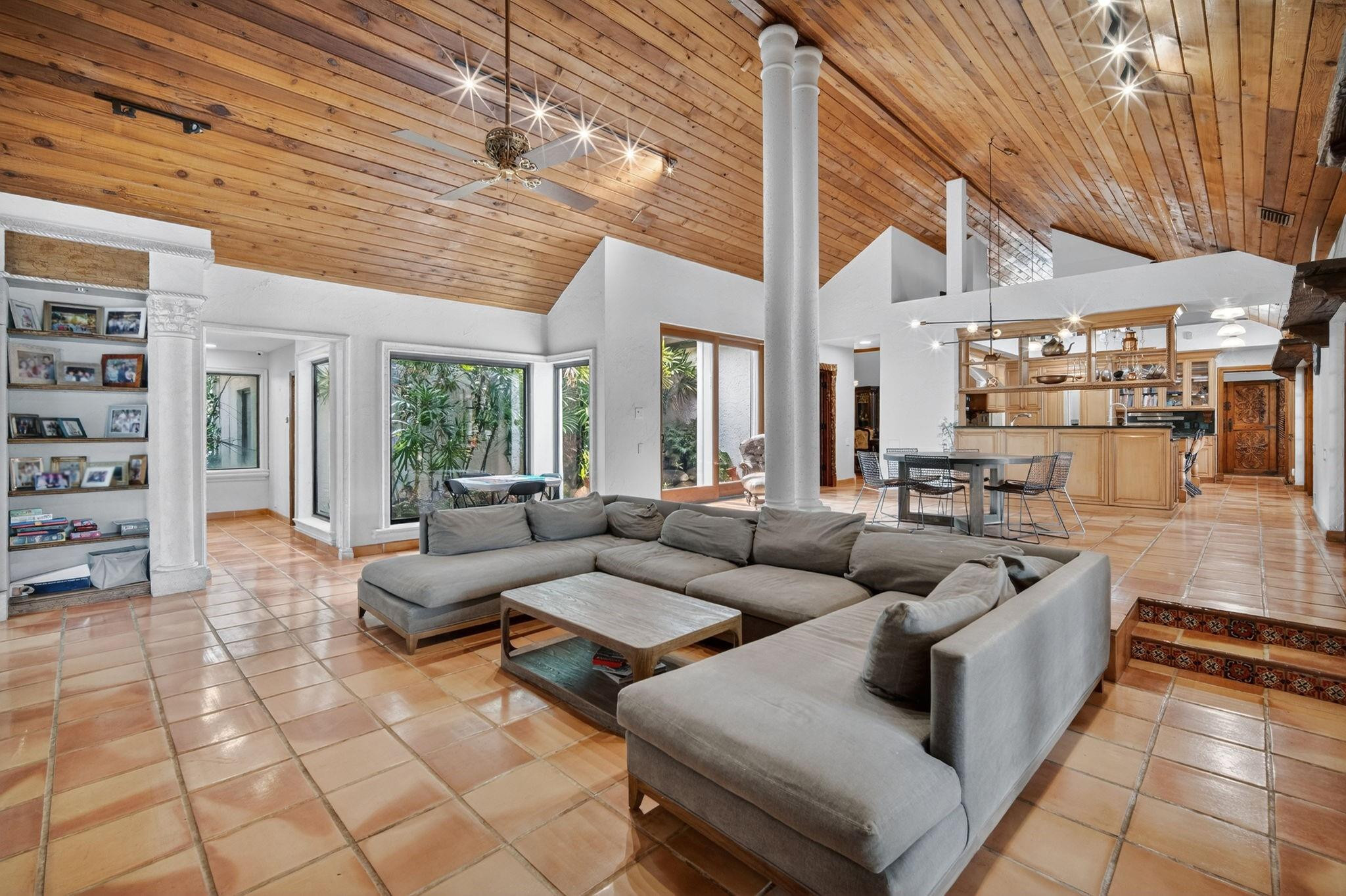 5720 SW 33rd Hollywood, FL 33312