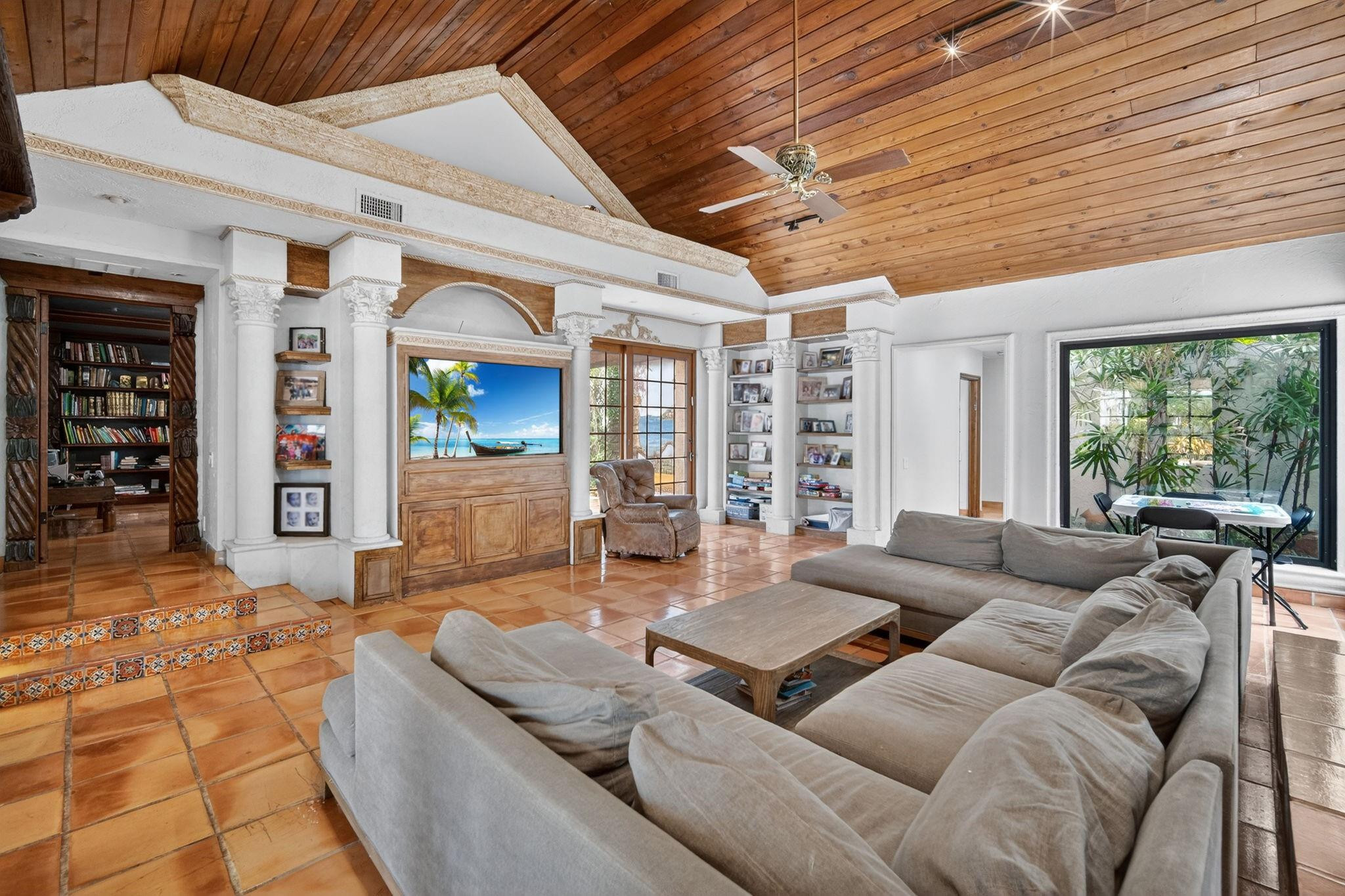 5720 SW 33rd Hollywood, FL 33312