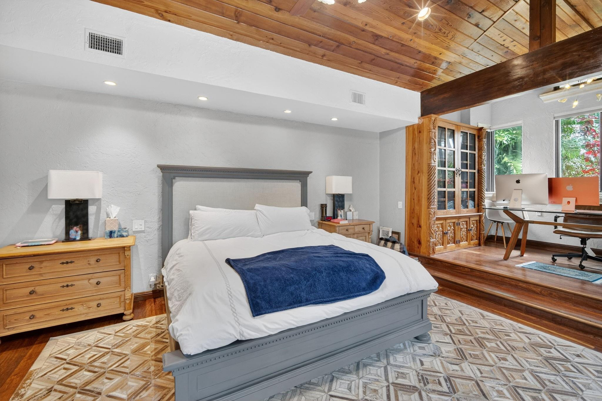 5720 SW 33rd Hollywood, FL 33312