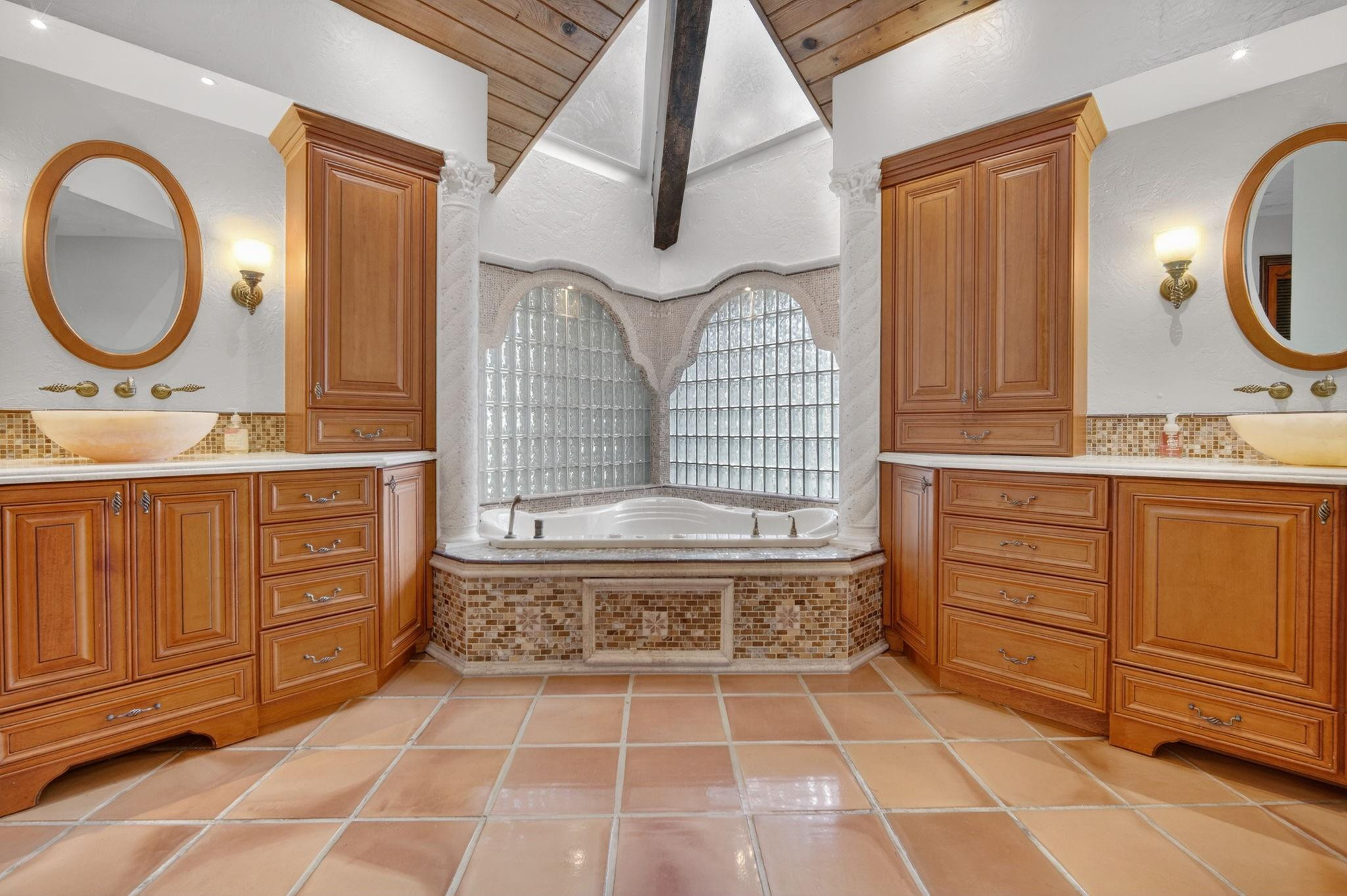 5720 SW 33rd Hollywood, FL 33312