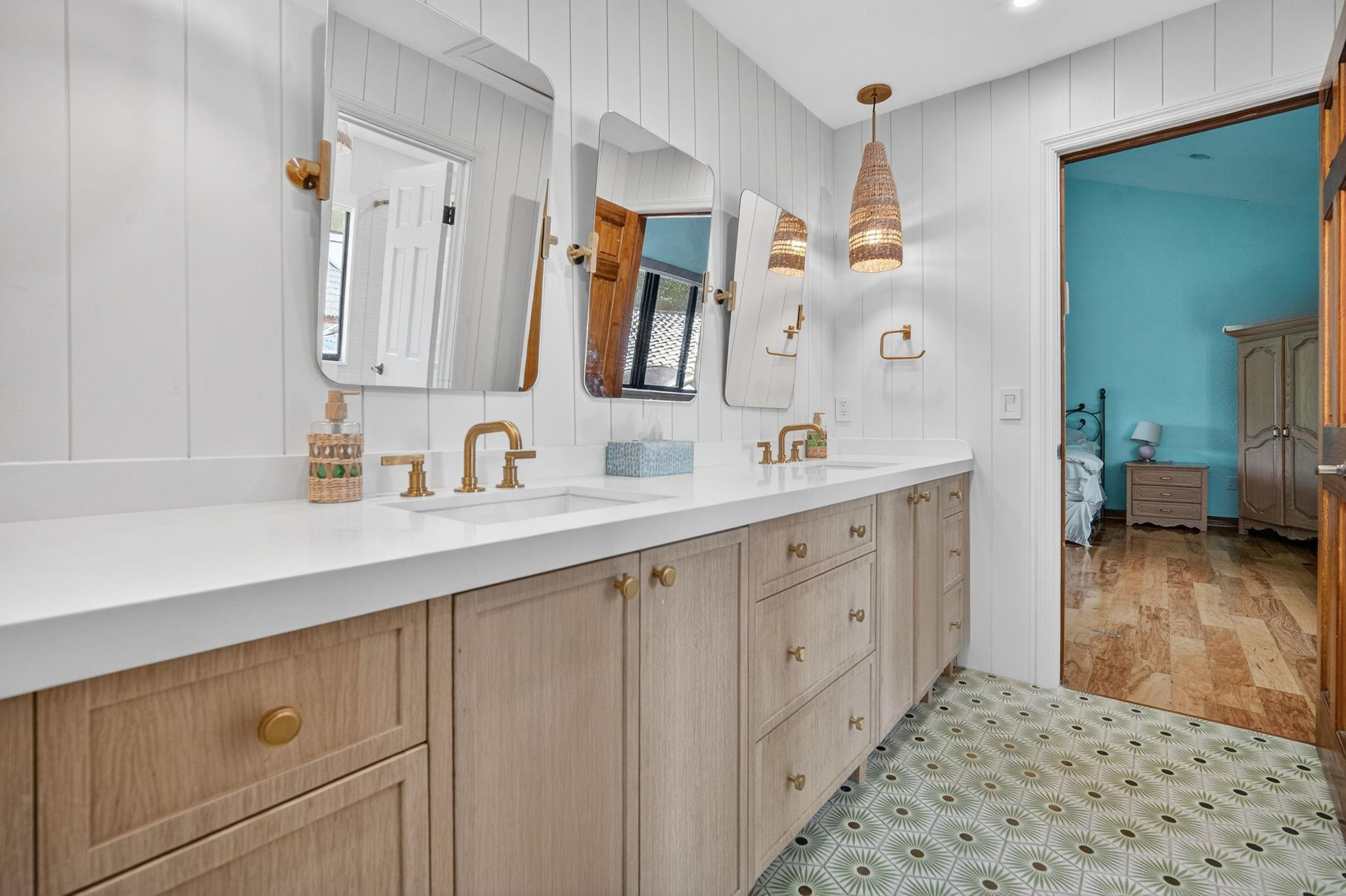 5720 SW 33rd Hollywood, FL 33312