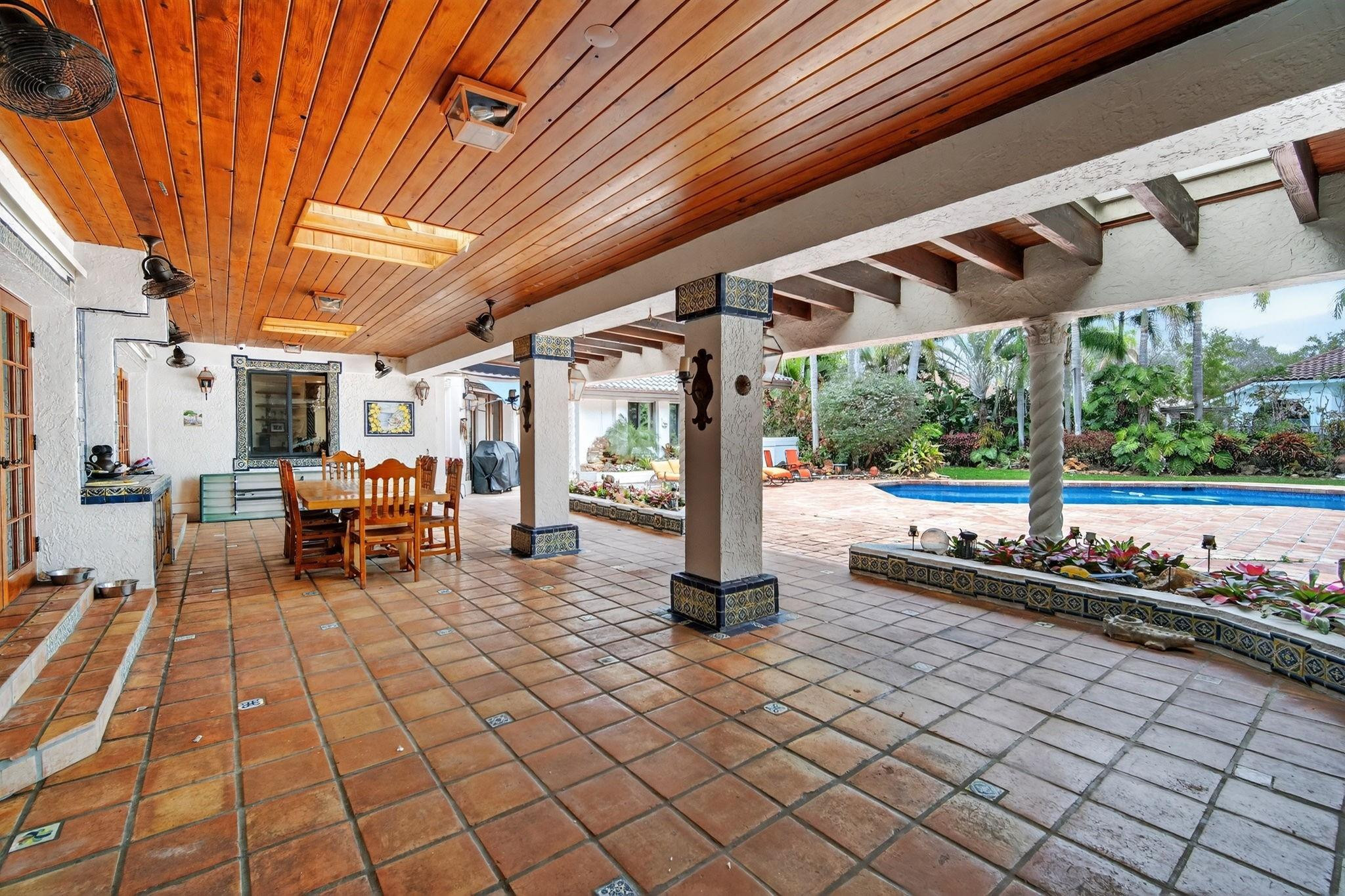 5720 SW 33rd Hollywood, FL 33312