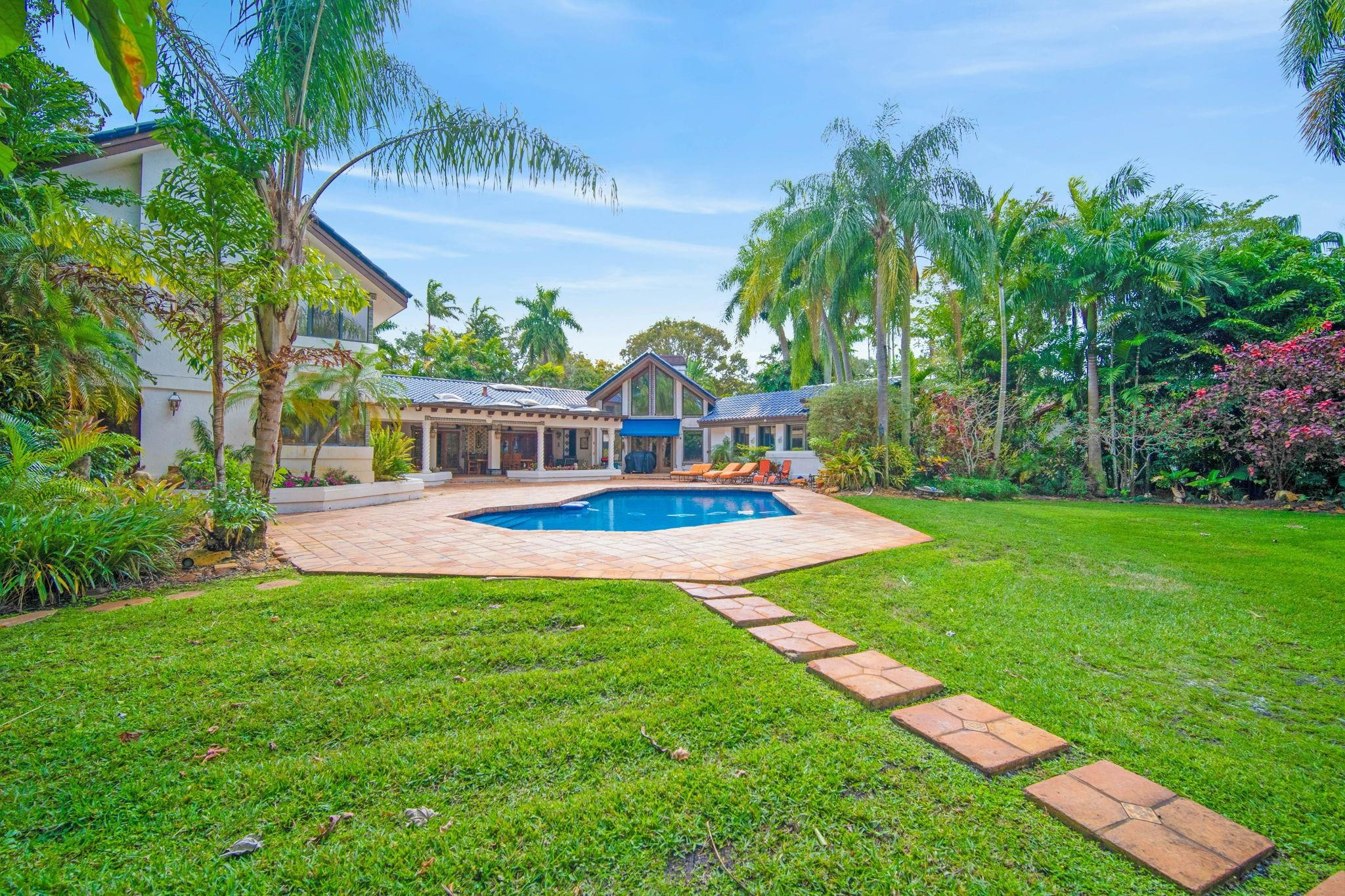 5720 SW 33rd Hollywood, FL 33312