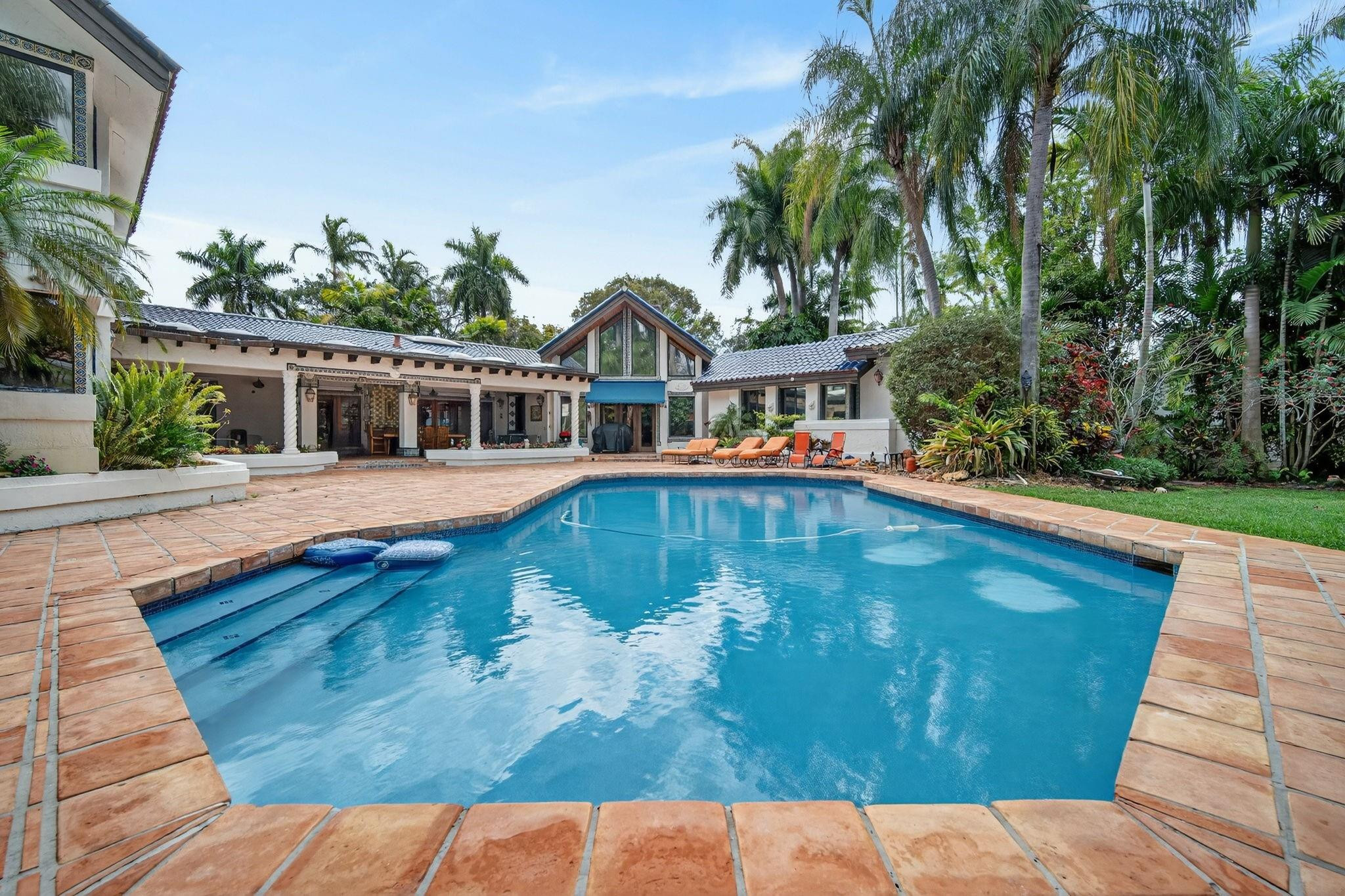 5720 SW 33rd Hollywood, FL 33312