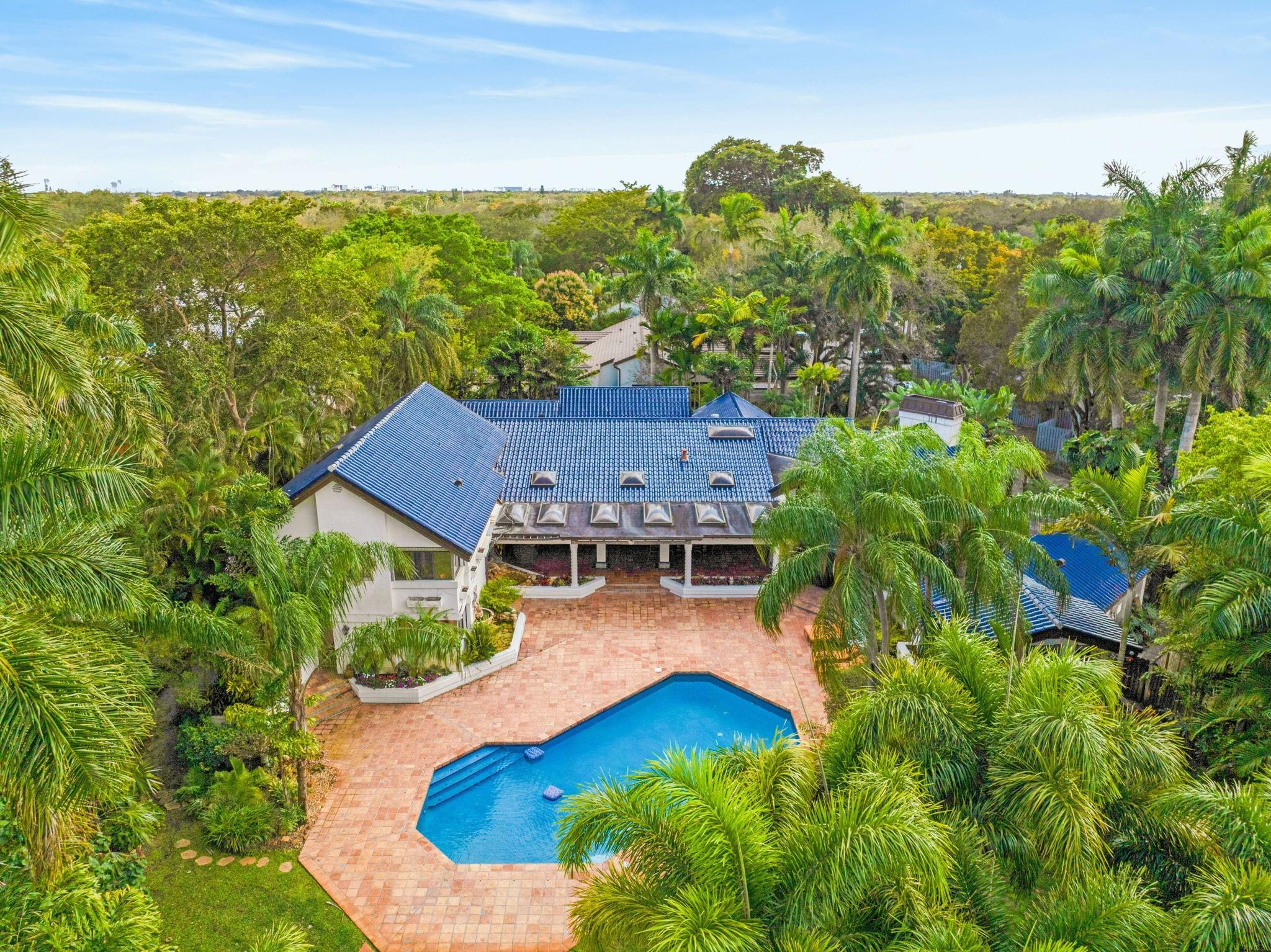 5720 SW 33rd Hollywood, FL 33312