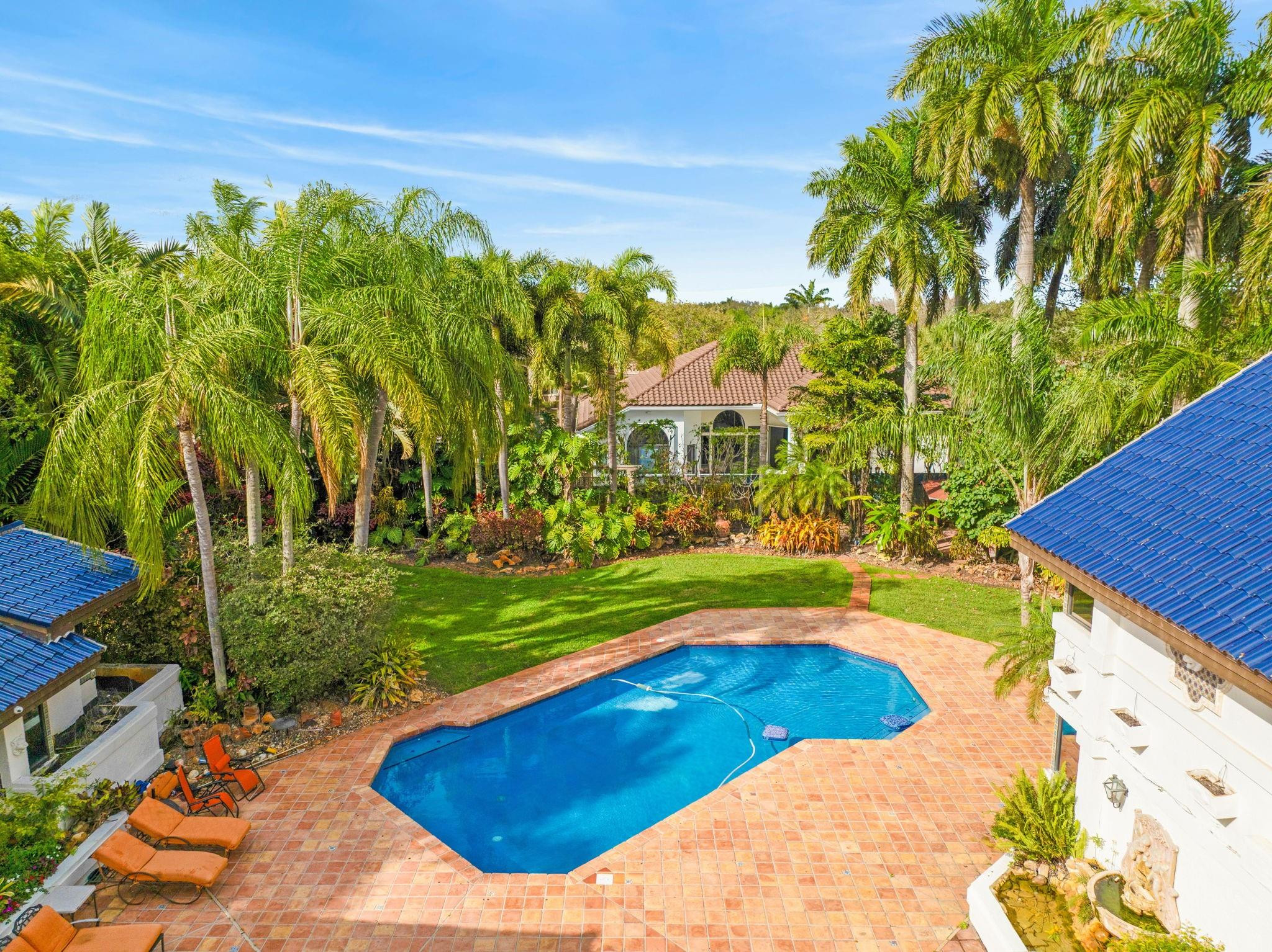 5720 SW 33rd Hollywood, FL 33312