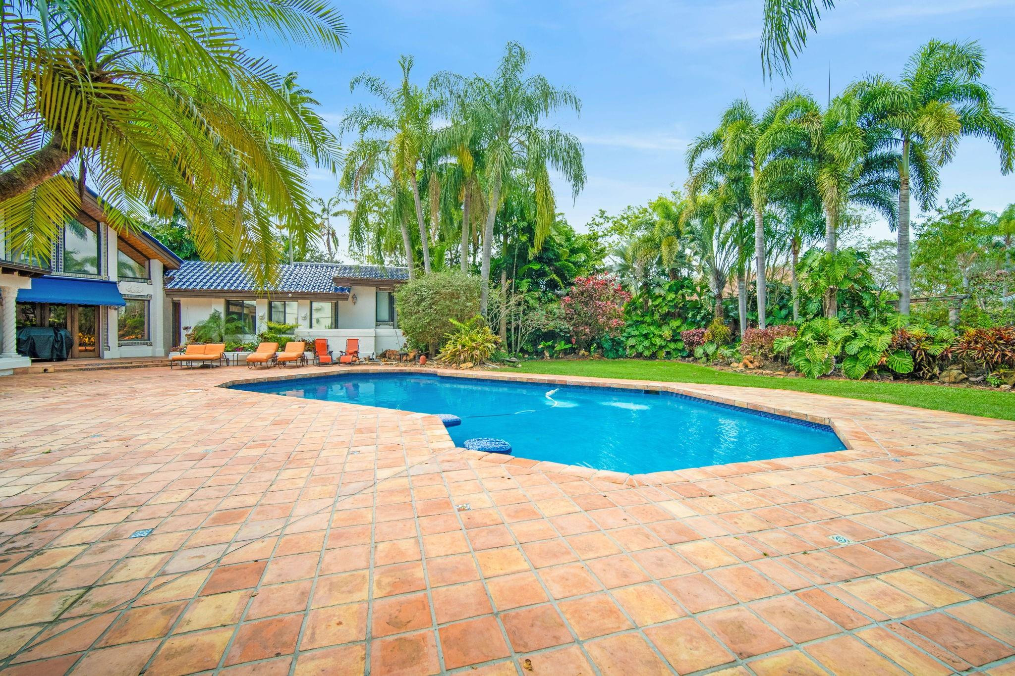 5720 SW 33rd Hollywood, FL 33312