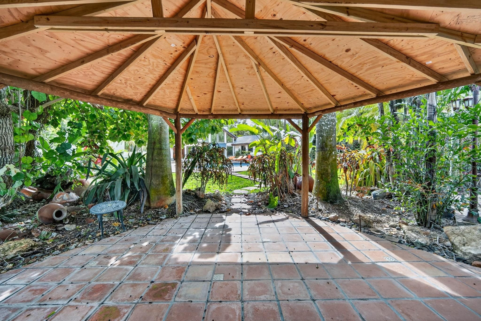 5720 SW 33rd Hollywood, FL 33312