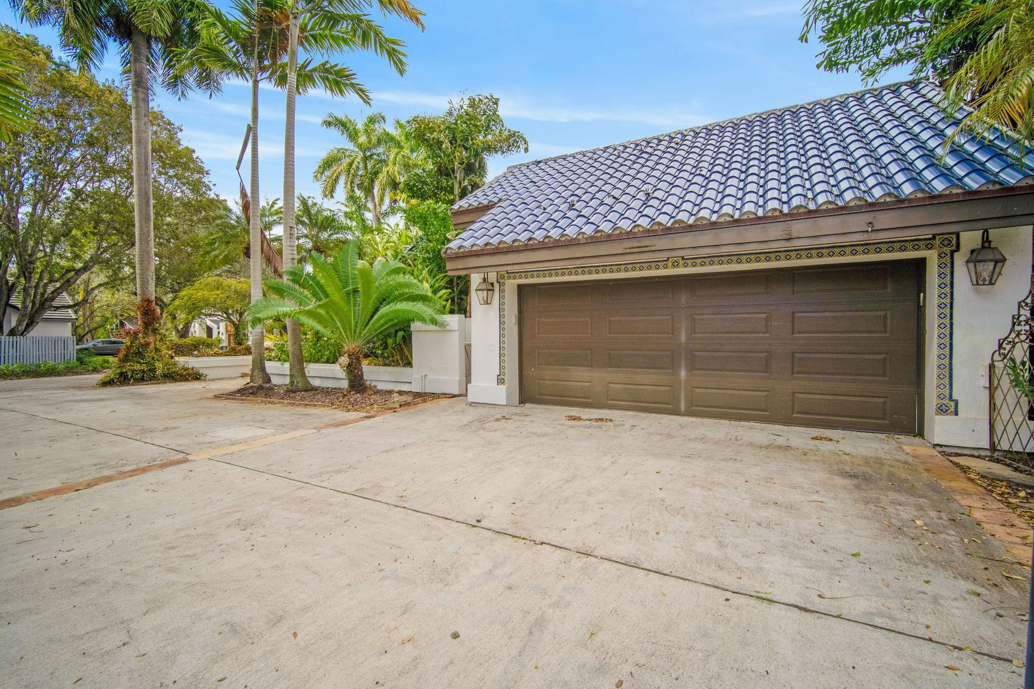 5720 SW 33rd Hollywood, FL 33312