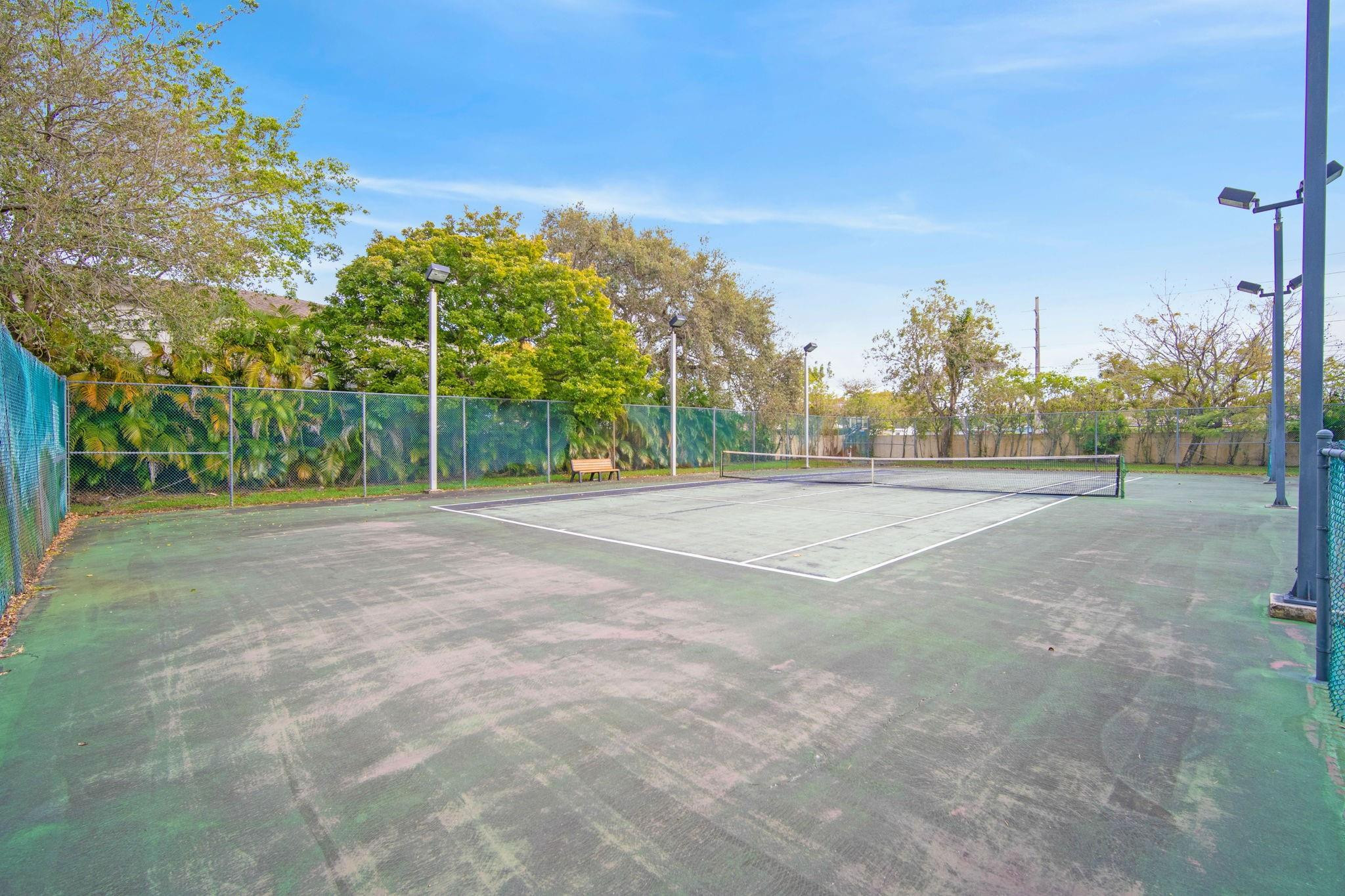 5720 SW 33rd Hollywood, FL 33312