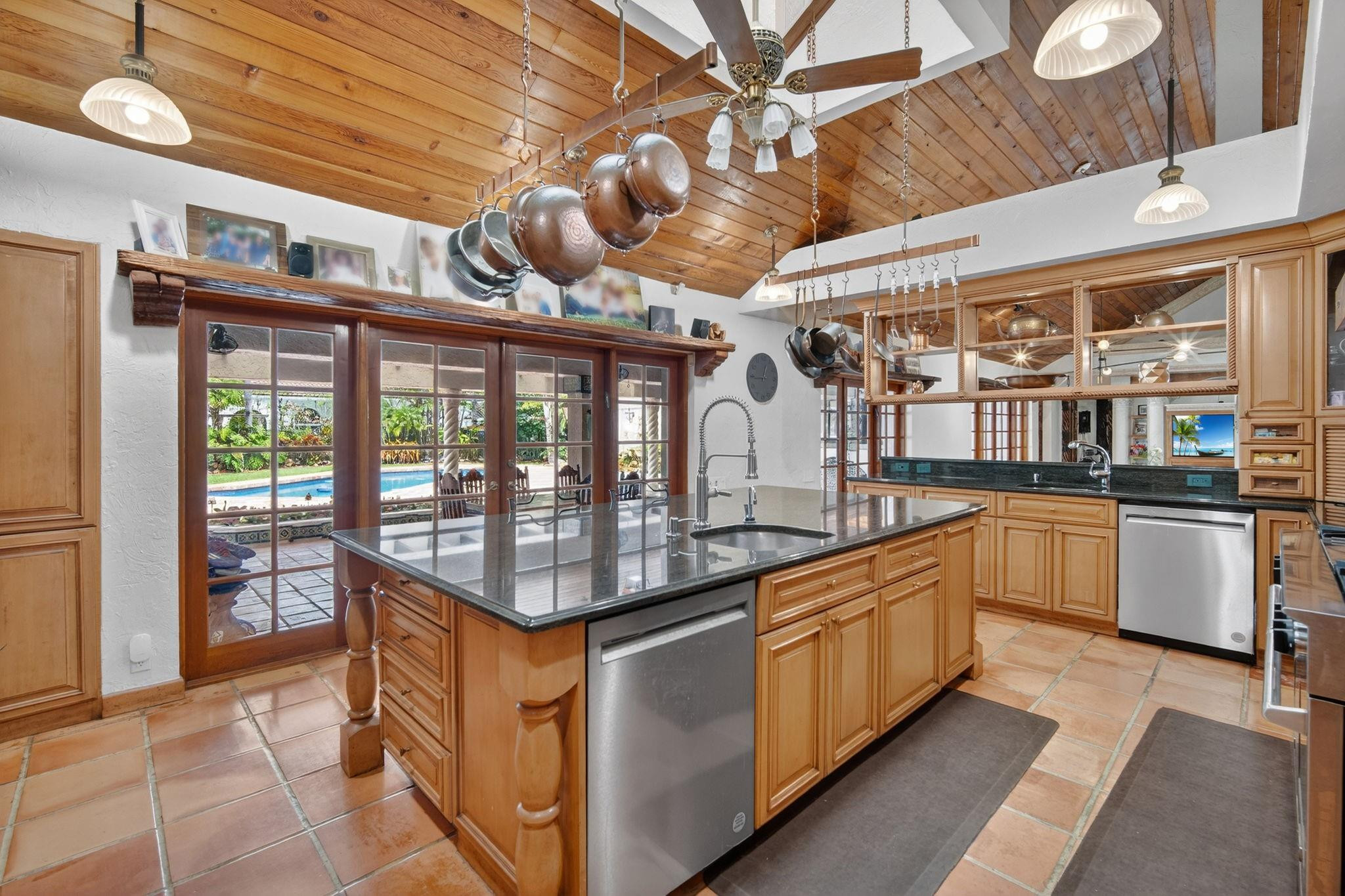 5720 SW 33rd Hollywood, FL 33312