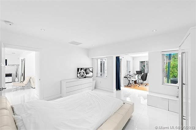 5435 La Gorce Drive Miami Beach, FL 33140