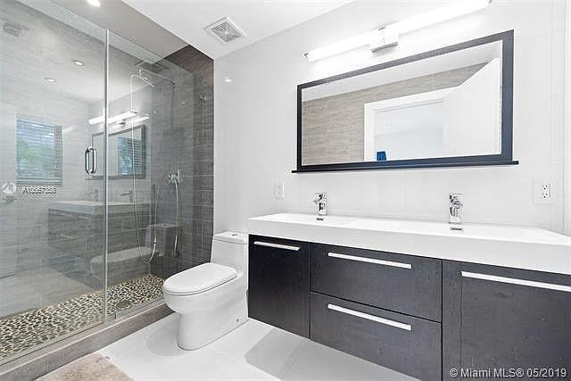 5435 La Gorce Drive Miami Beach, FL 33140