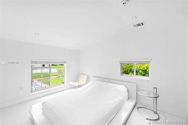 5435 La Gorce Drive Miami Beach, FL 33140