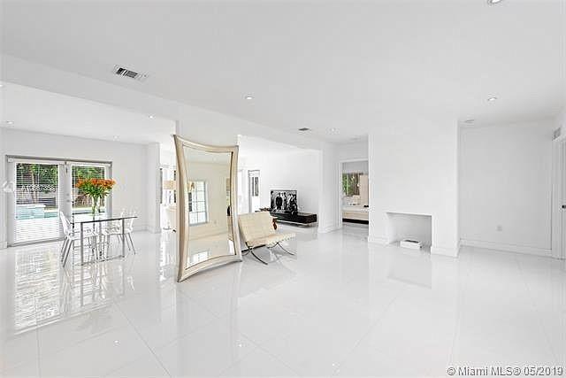 5435 La Gorce Drive Miami Beach, FL 33140