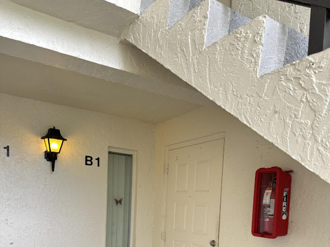 1118 Green Pine Blvd #B1 West Palm Beach, FL 33409