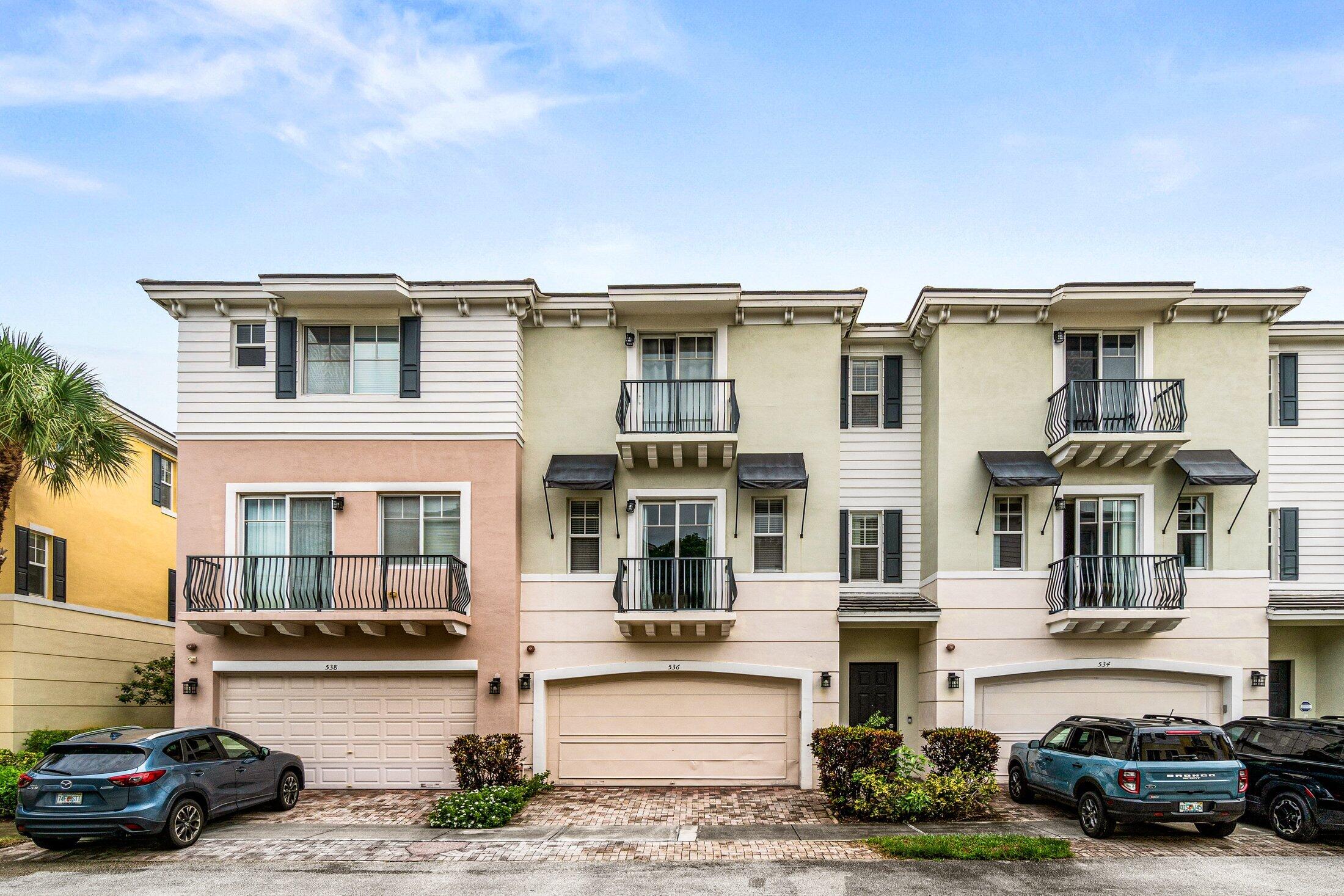 536 NW 39th Cir