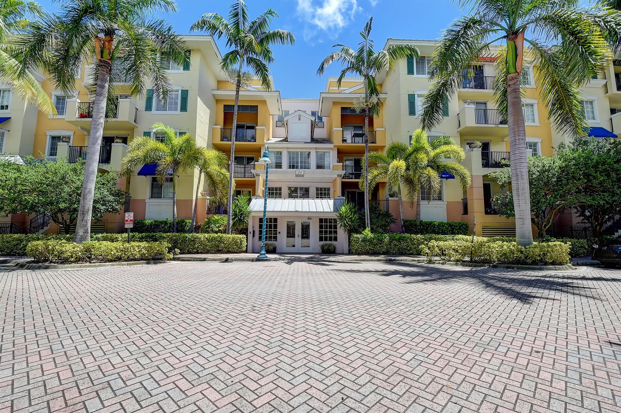 255 NE 3rd Ave #2-516