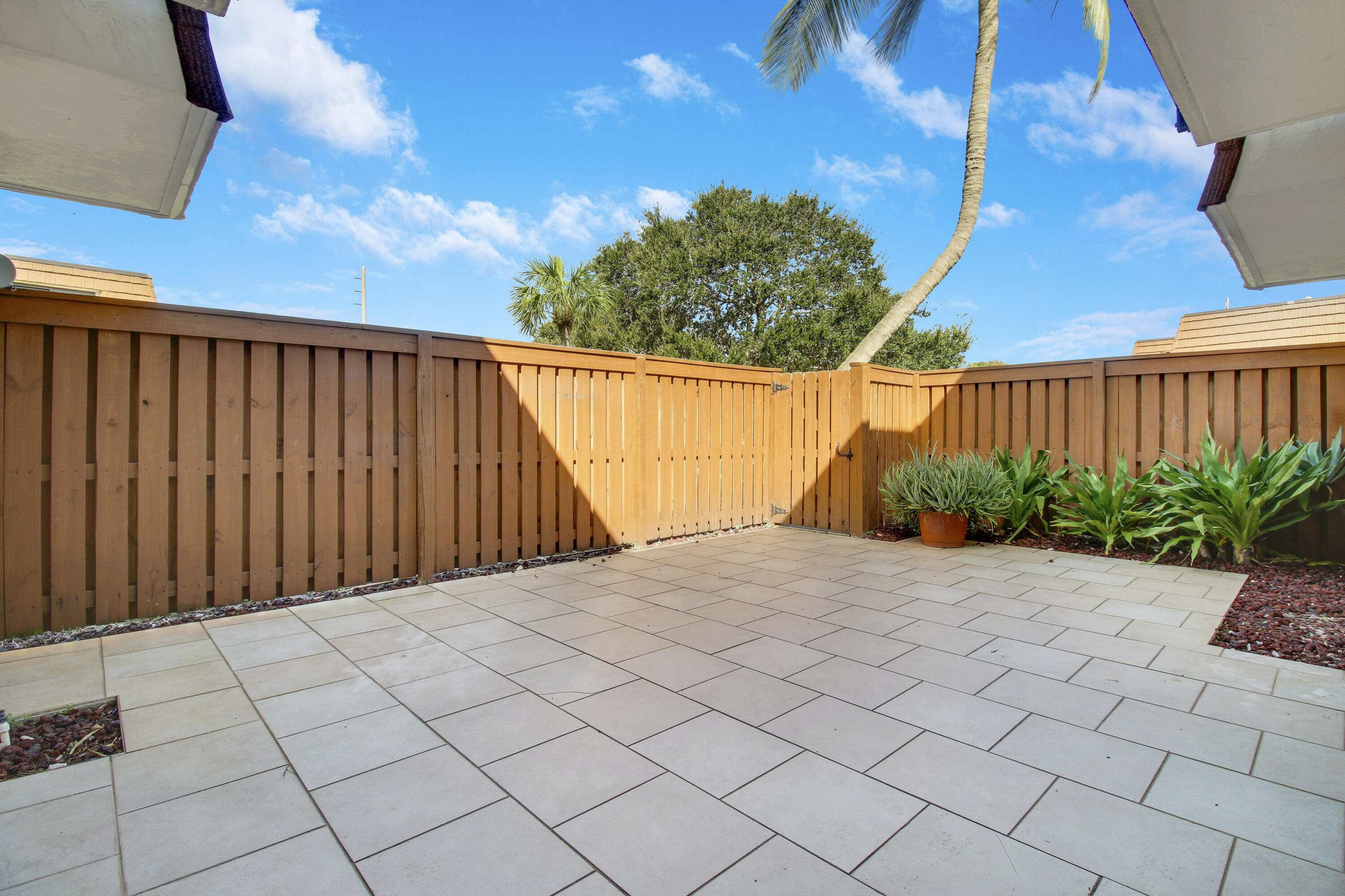 3900 County Line #21d Tequesta, FL 33469