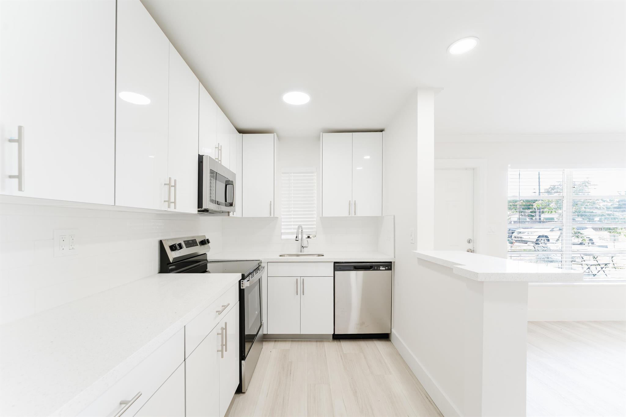 3420 NE 16th Ter #1-4