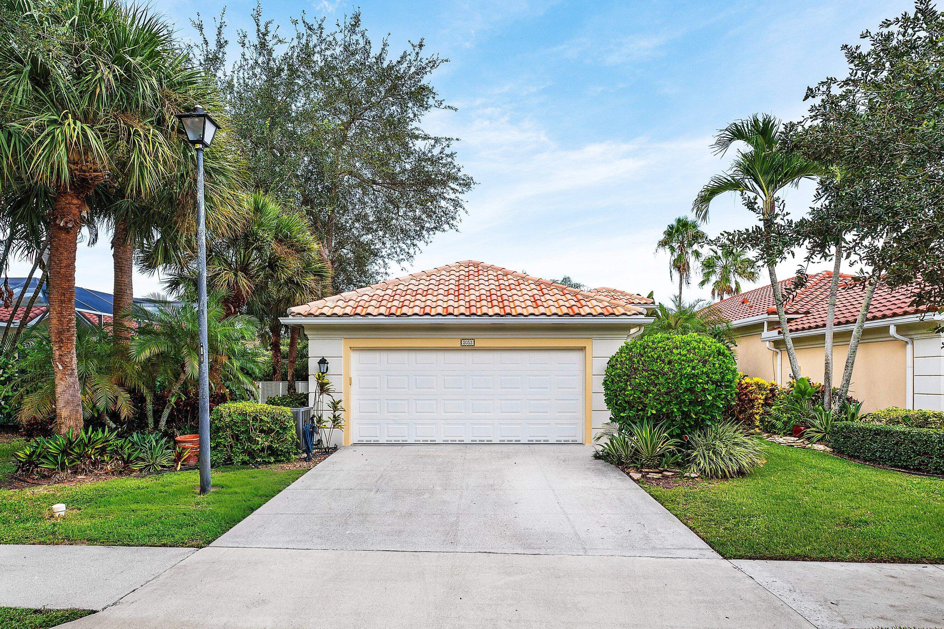 2053 Valencia Dr