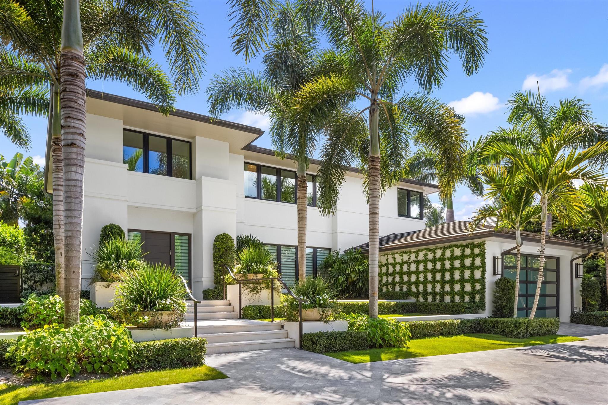 210 Miraflores Dr