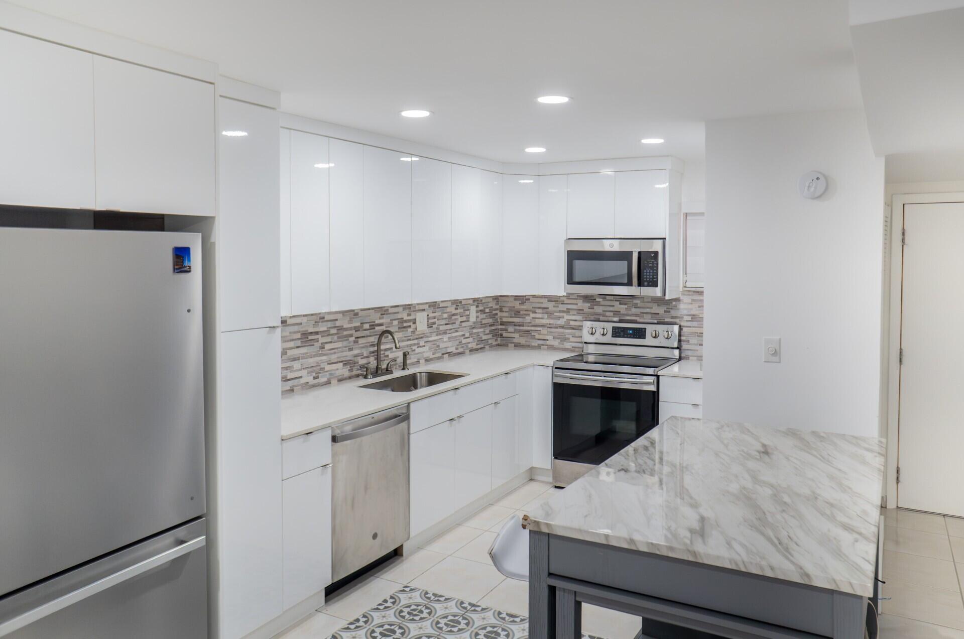 1890 W 56th St #1325