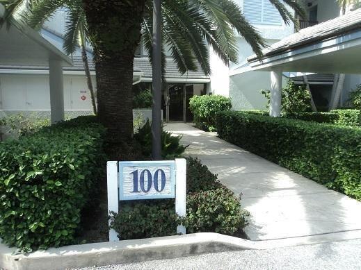 123 Bay Colony Dr