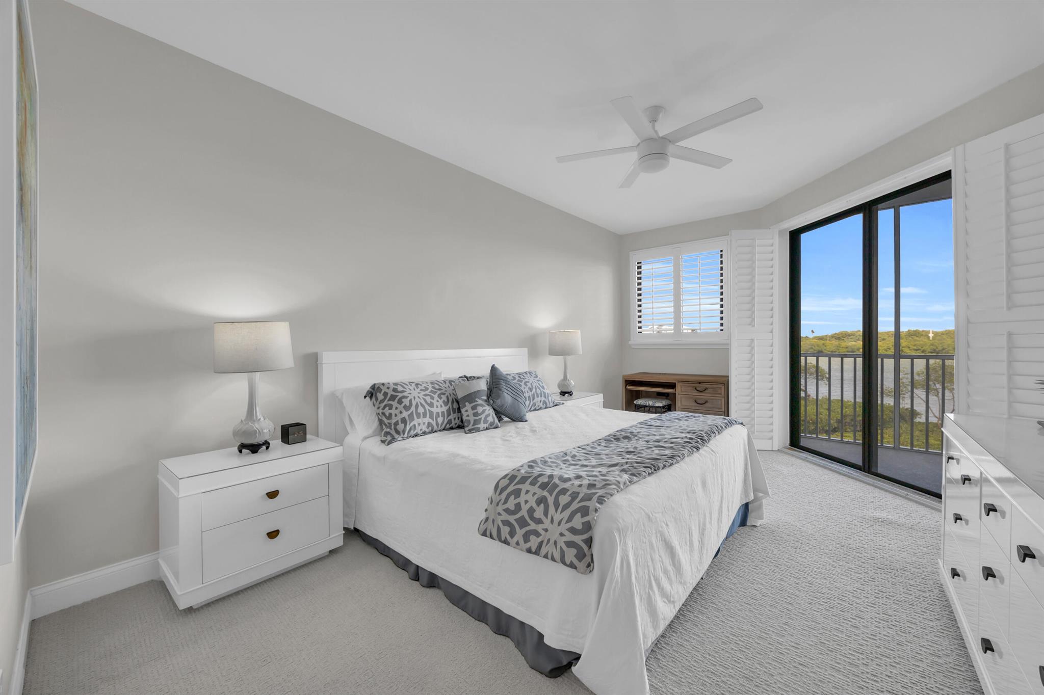 200 Waterway Rd #206 Tequesta, FL 33469