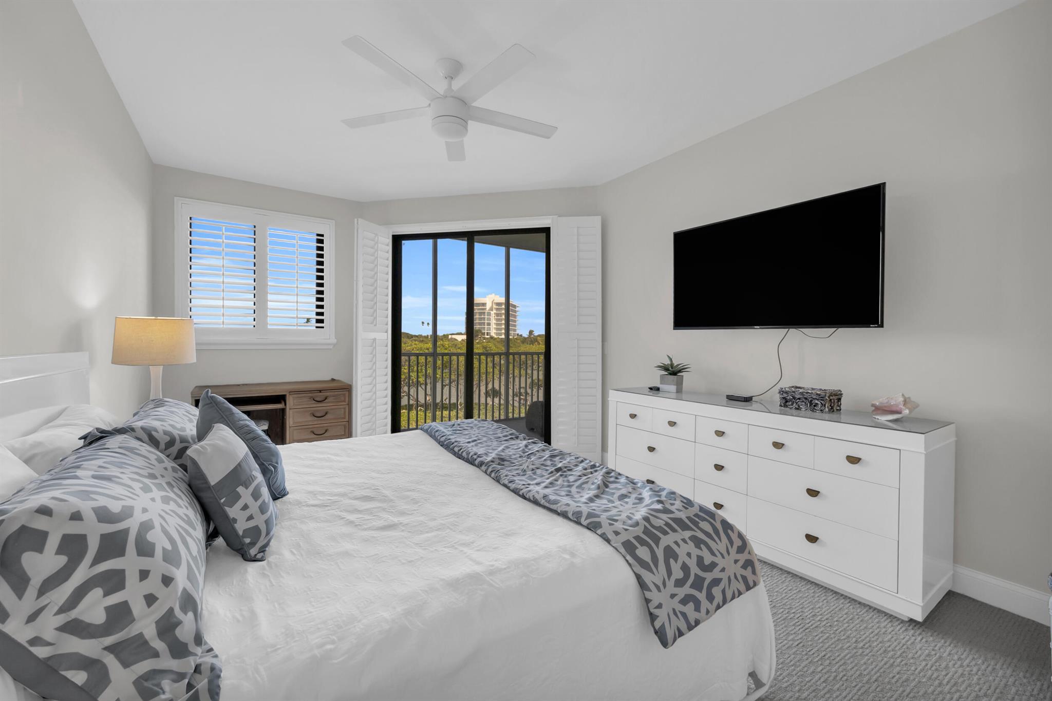 200 Waterway Rd #206 Tequesta, FL 33469