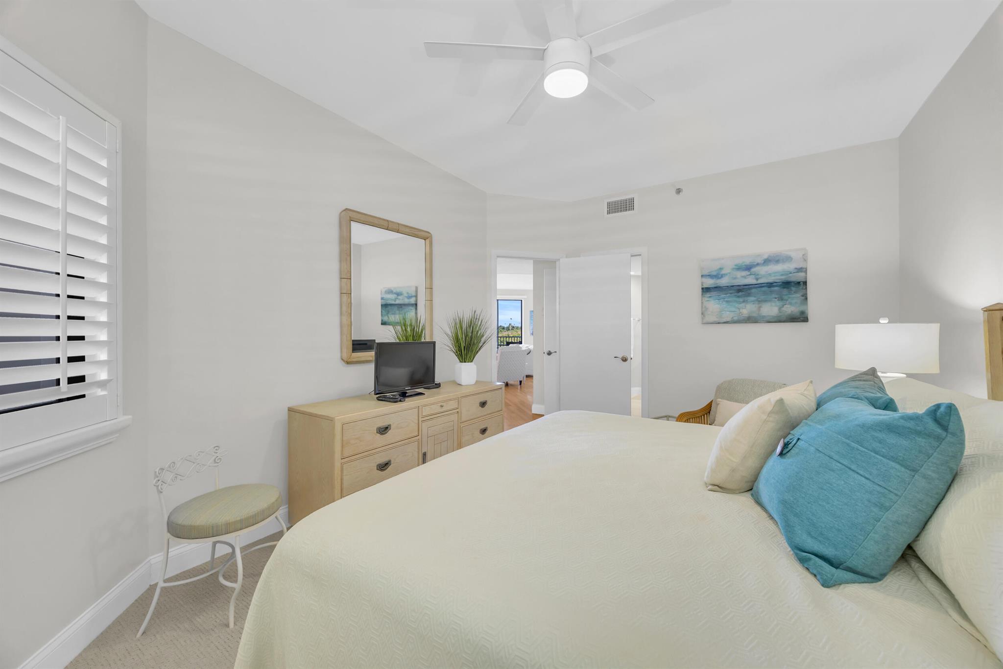 200 Waterway Rd #206 Tequesta, FL 33469