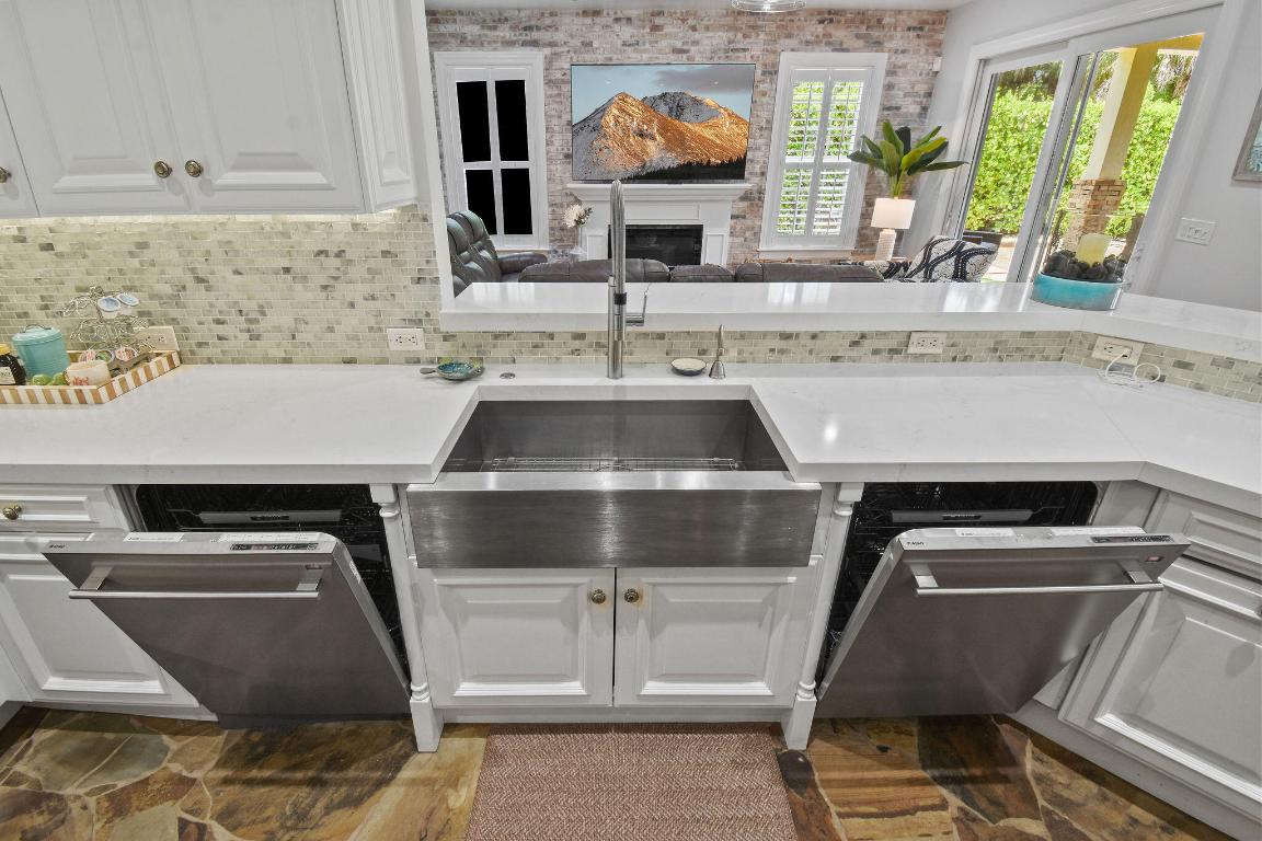 136 Via Catalunha Jupiter, FL 33458